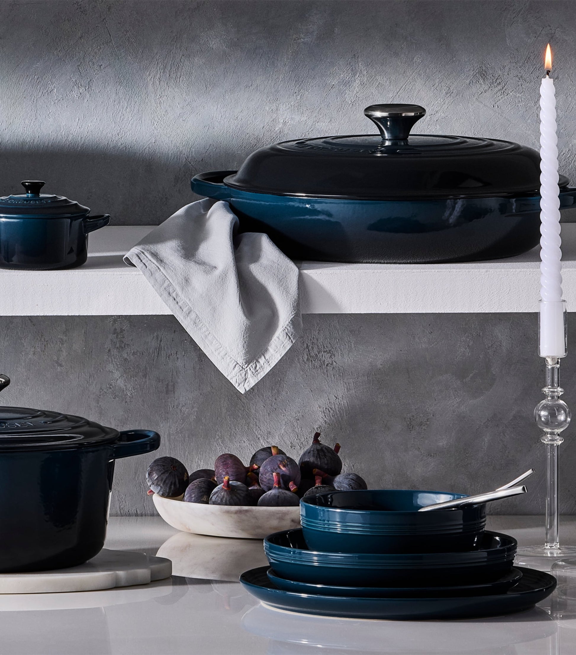 Enamelled Cast Iron Shallow Casserole Dish (26cm)