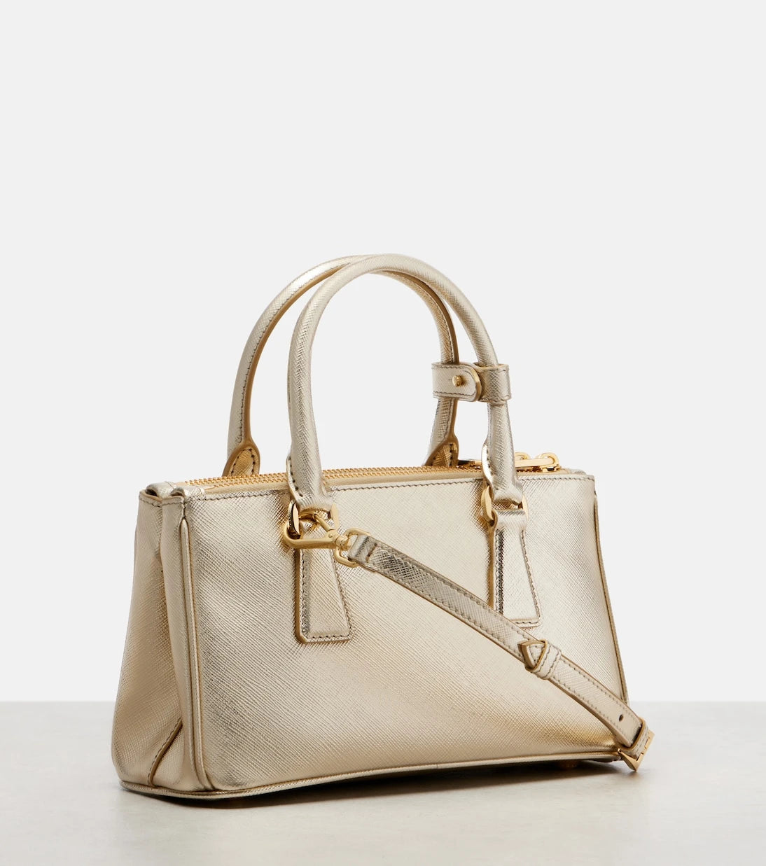 Prada - حقيبة يد Galleria Mini من الجلد اللامع