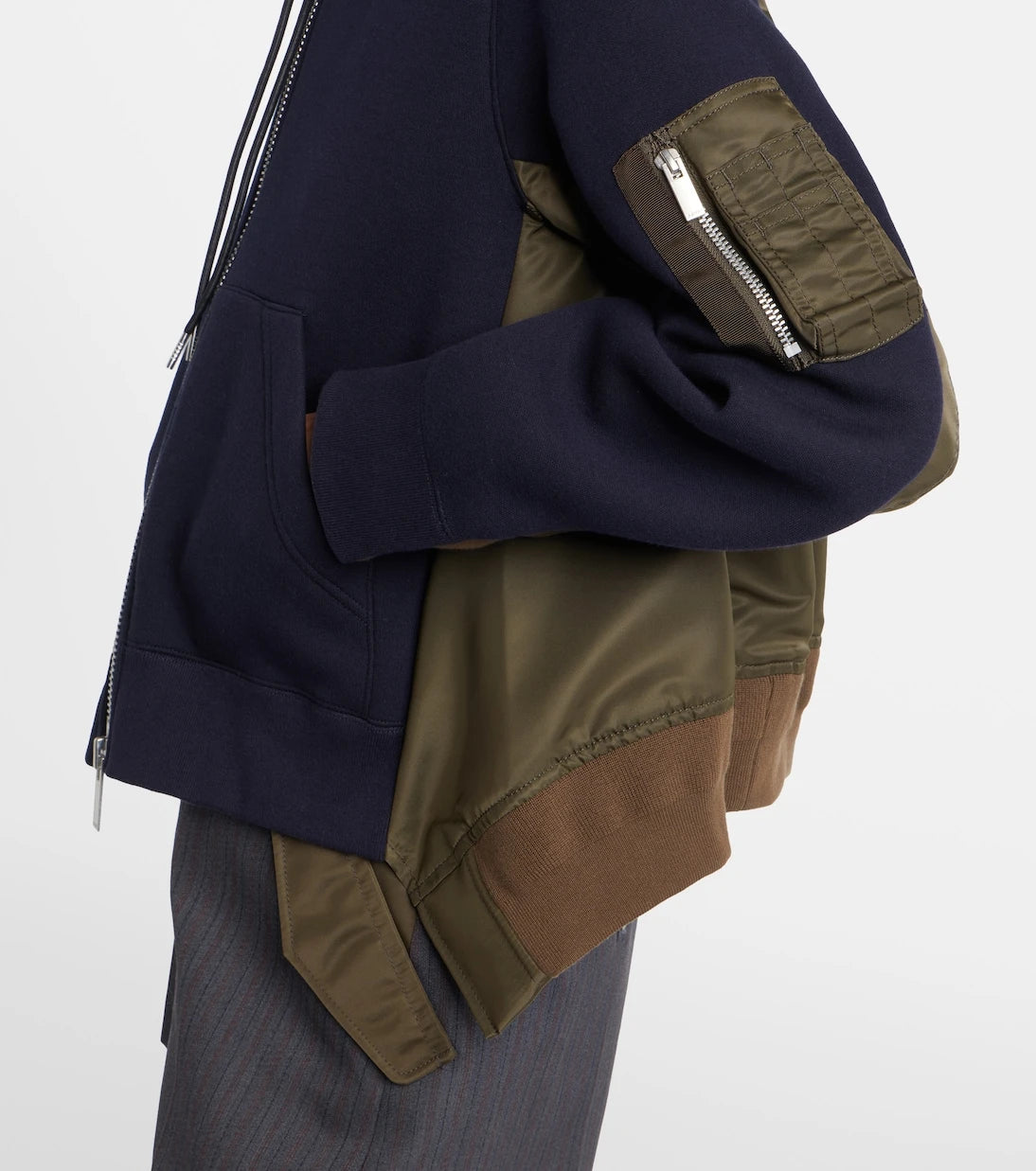 Sacai - سويت شيرت بقبعة بسحاب وبأجزاء مختلفة