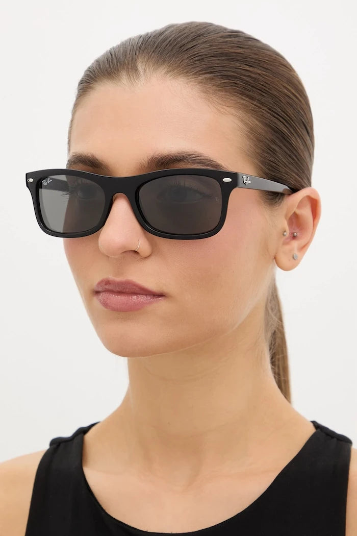 Ray-Ban güneş gözlüğü