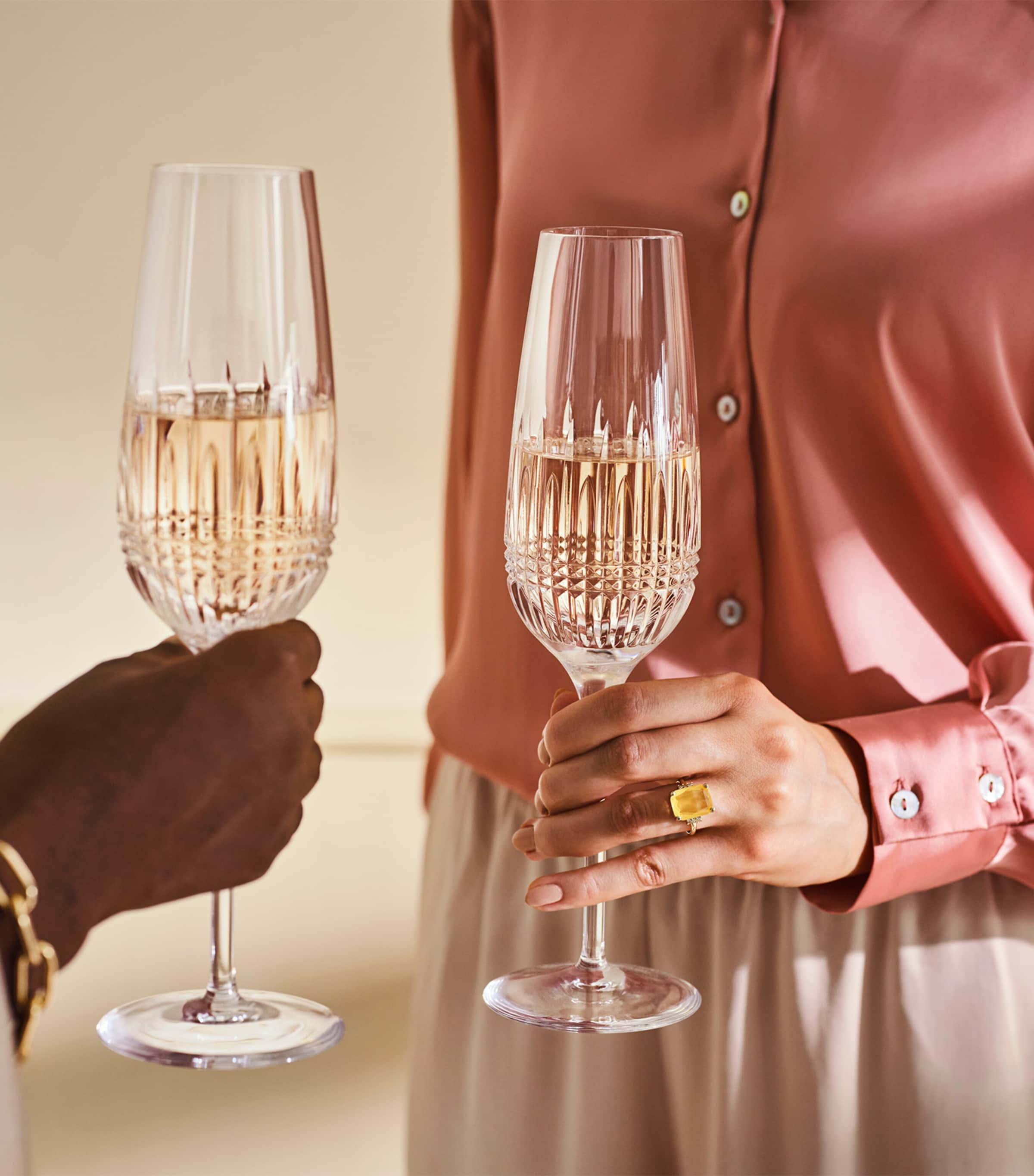 Set of 2 Lismore Diamond Essence Champagne Flutes (315ml)