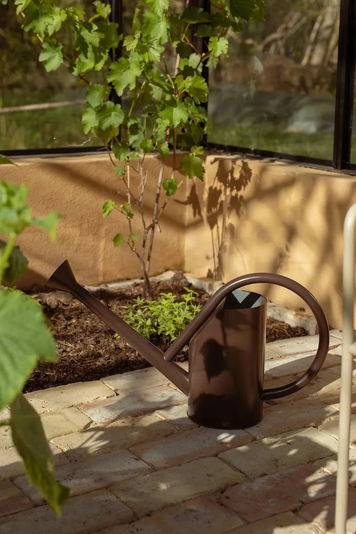 Ferm Living Toz Boyalı Çelik Sulama Kabı 30 x 15 x 58 cm