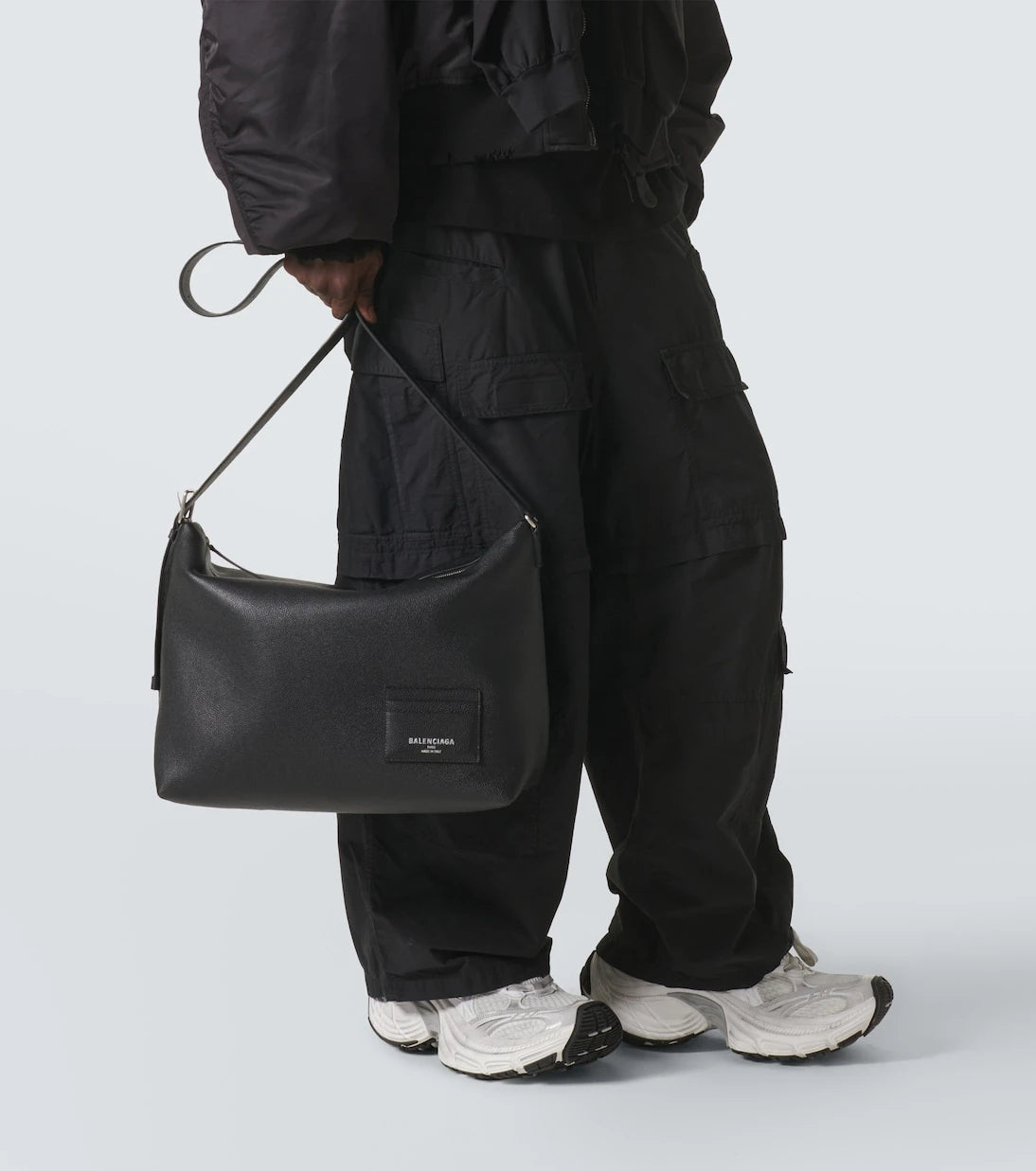 Balenciaga - حقيبة ماسنجر Credit الكبيرة من الجلد