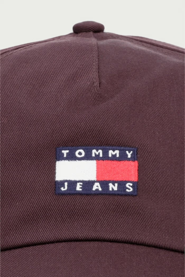 Tommy Jeans pamuklu vizörlü kadın şapkası