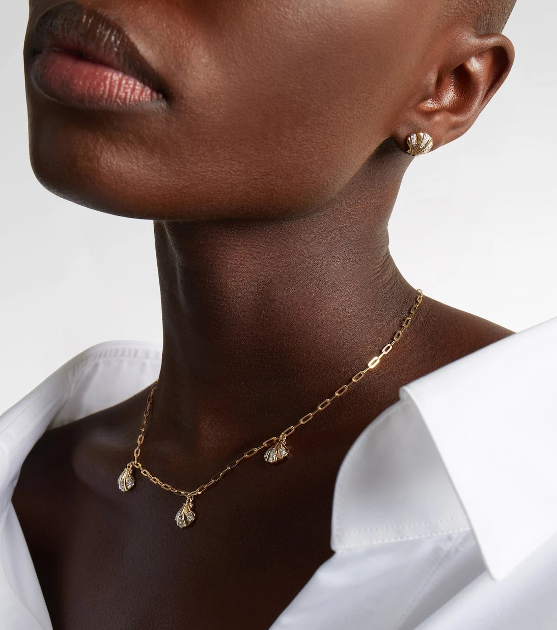 Mateo - 3 Petite Venus Shell 14kt gold necklace with diamonds