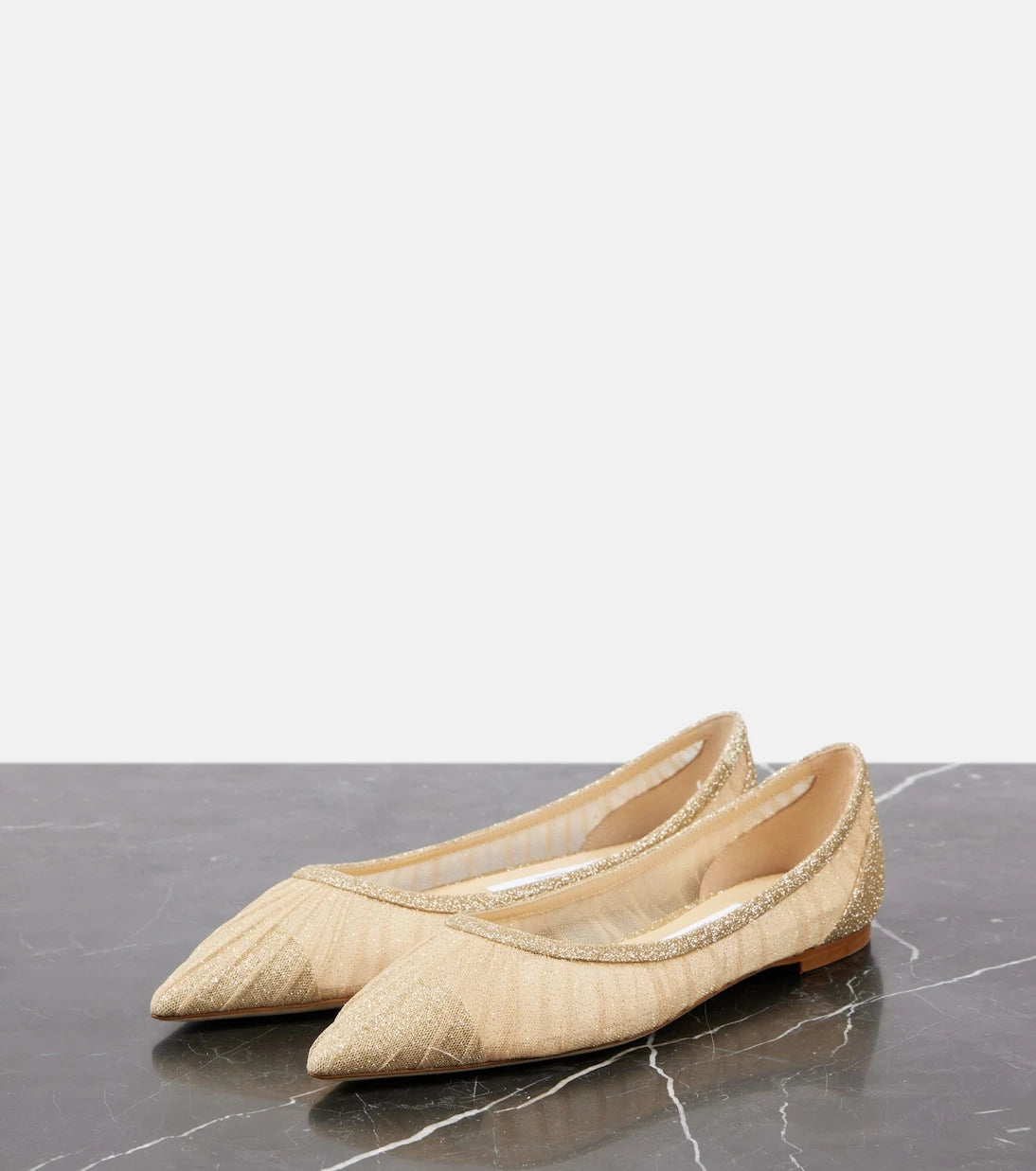 Jimmy Choo - حذاء باليه Love من التول اللامع