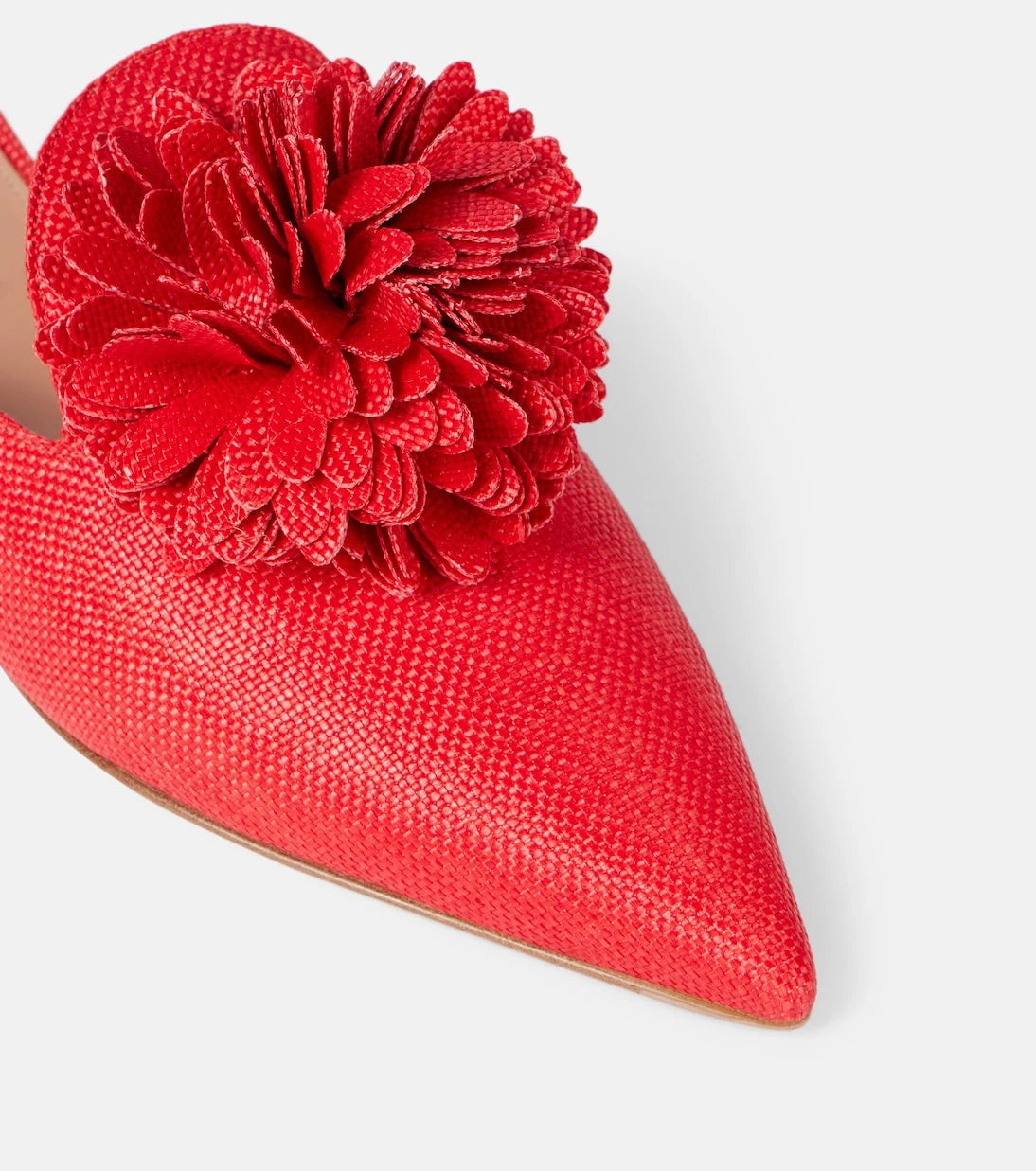 Aquazzura - حذاء ميولز مزين بتطريز الكوتور