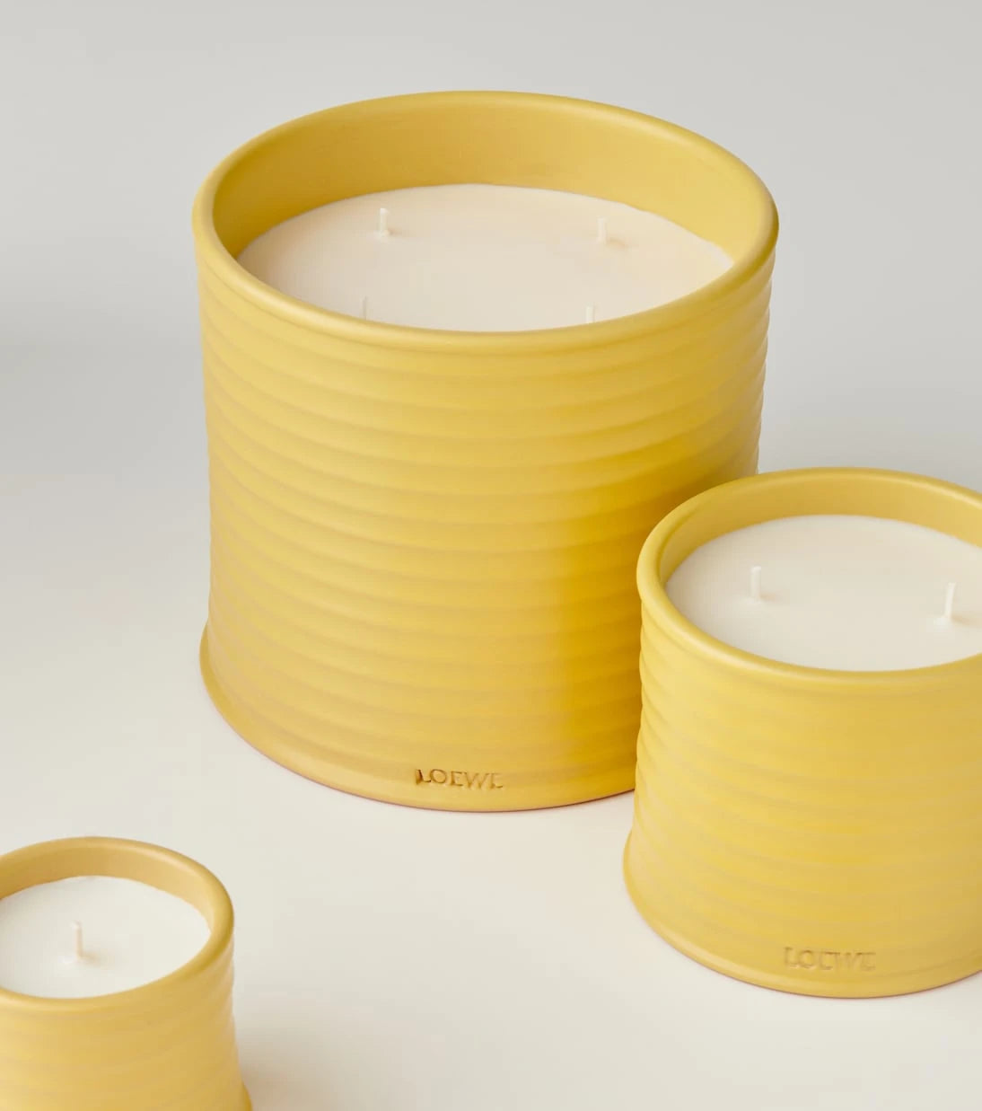 Loewe Home Scents - Honeysuckle Medium candle