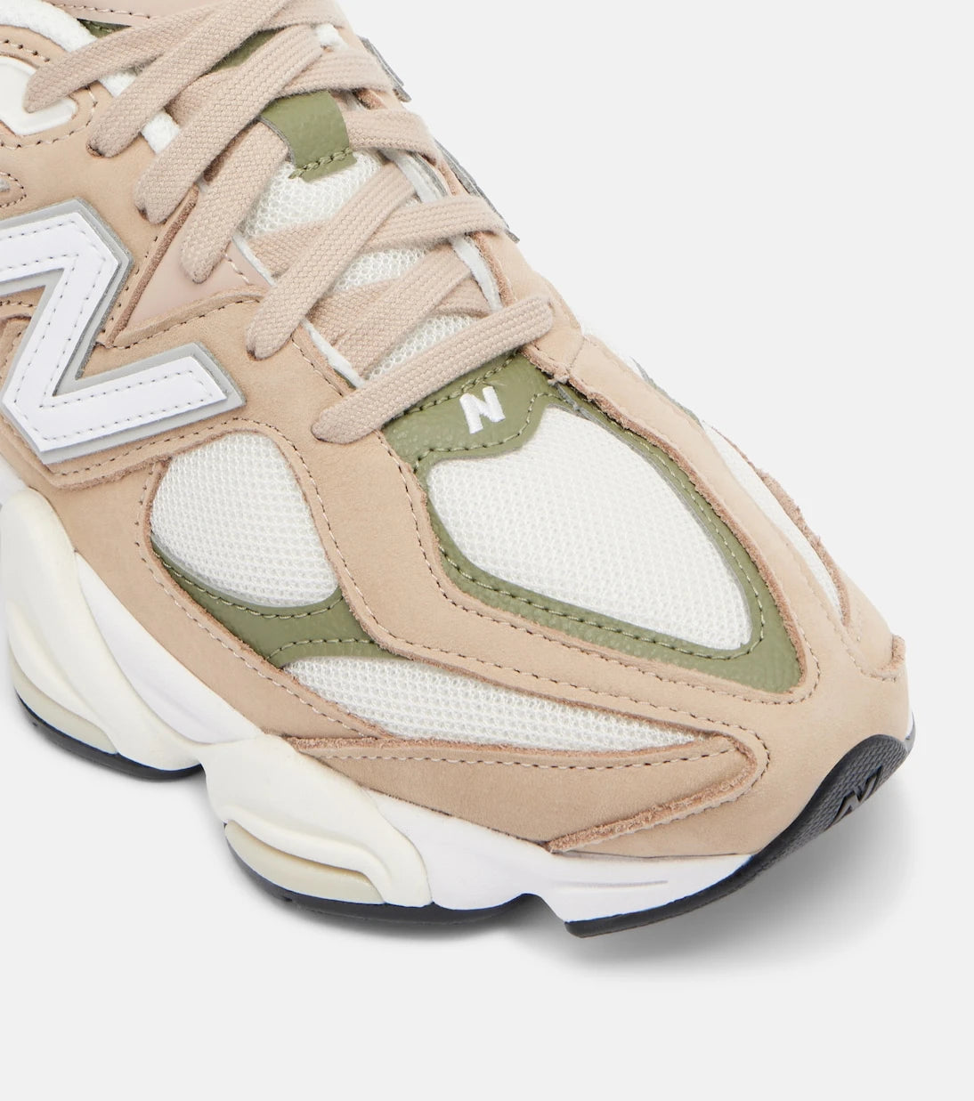 New Balance - حذاء سنيكرز 9060 من الشمواه