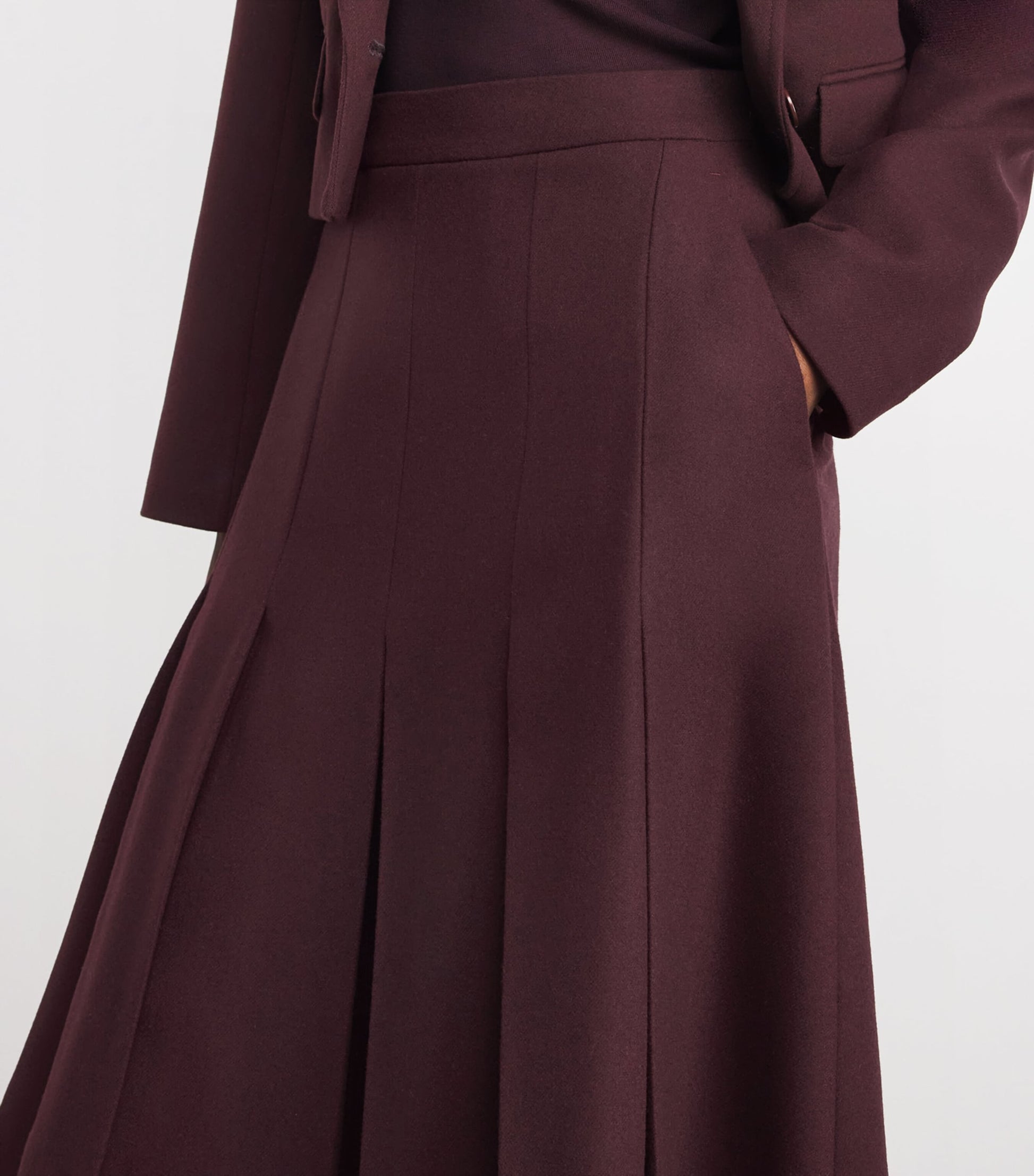 Virgin Wool Yanis Shorts MARASCHINO