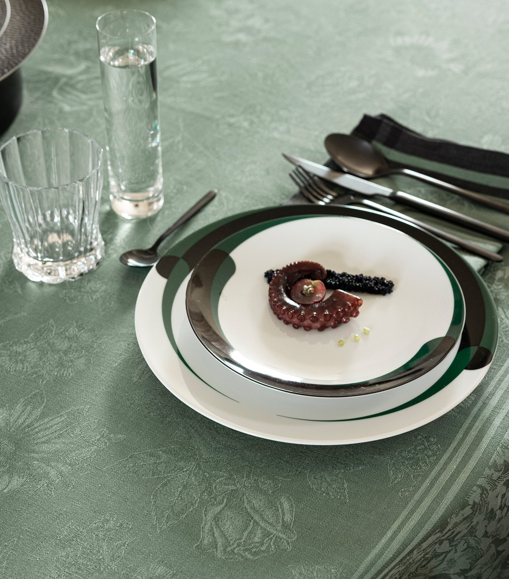 Le Jacquard Français Linen Romance Tablecloth (175cm x 250cm)