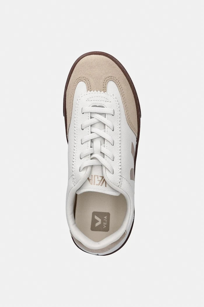 Veja Small Volley маратонки за деца от кожа