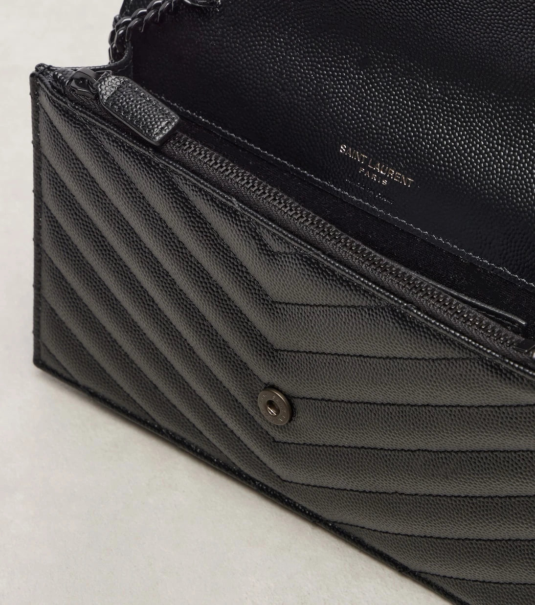 Saint Laurent - Cassandre Envelope Small leather wallet on chain