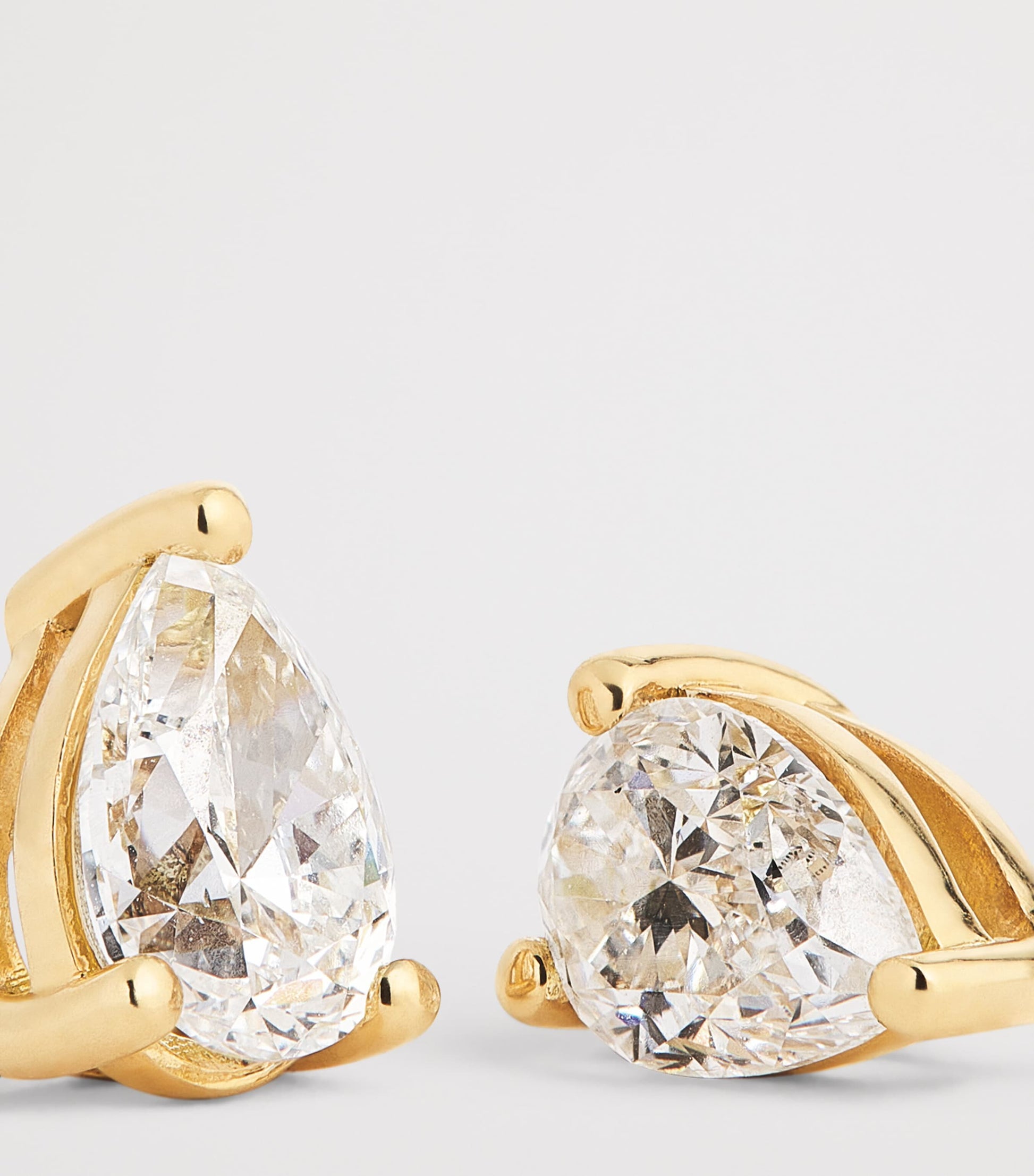Yellow Gold and Diamond Pear Stud Earrings (1.00ctw)