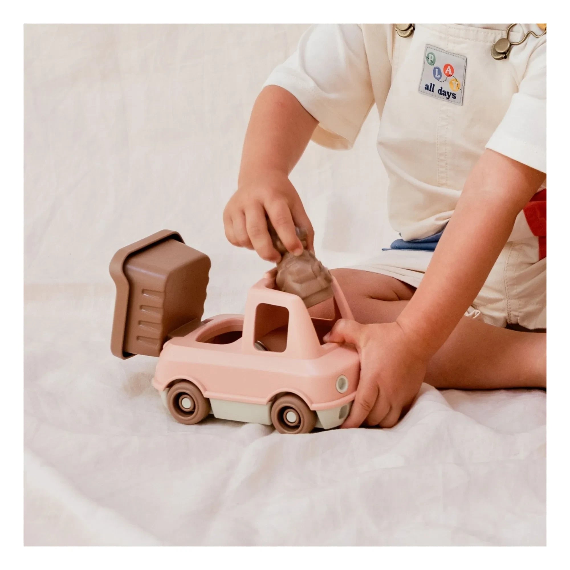Simple - Tipper truck | Peach