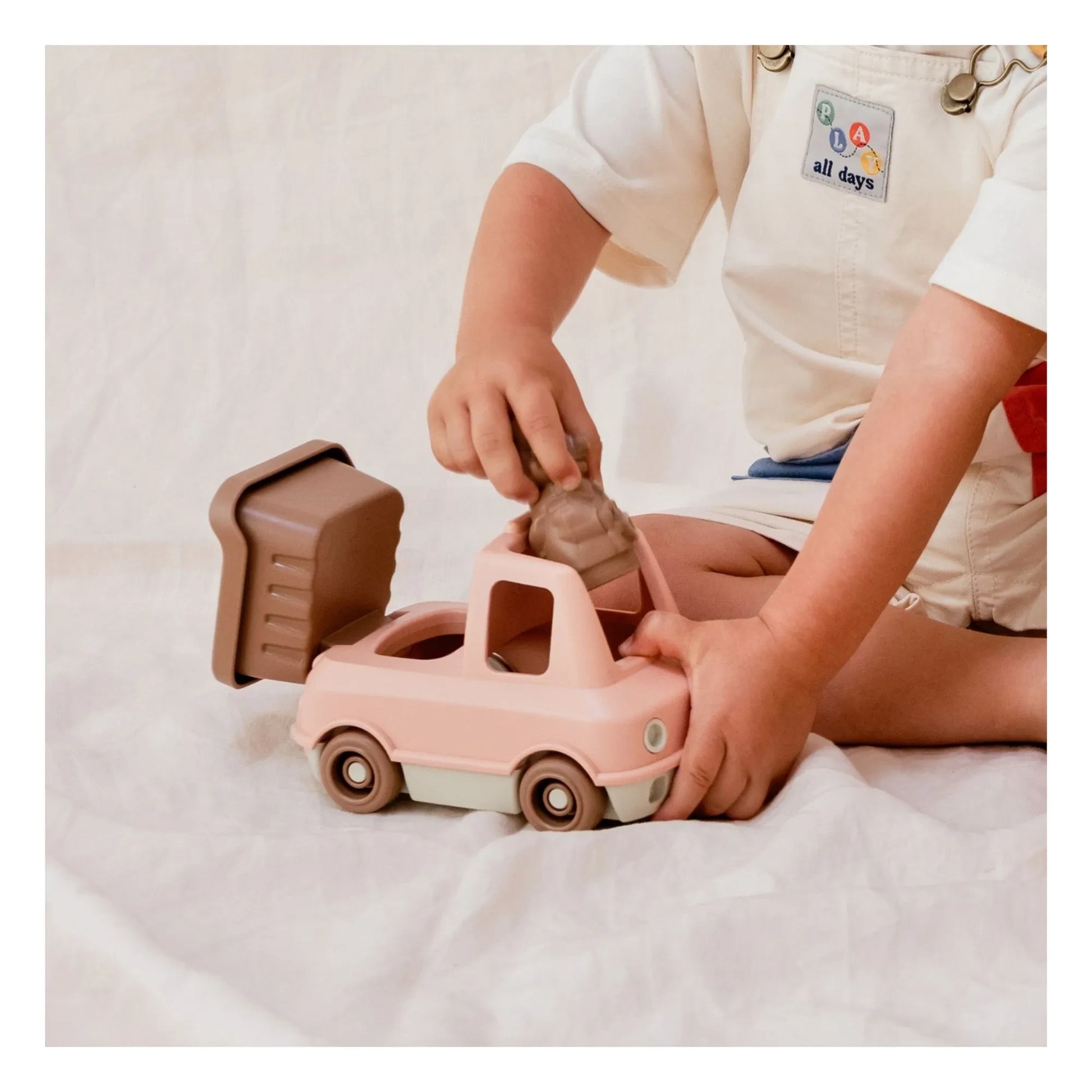 Simple - Tipper truck | Peach