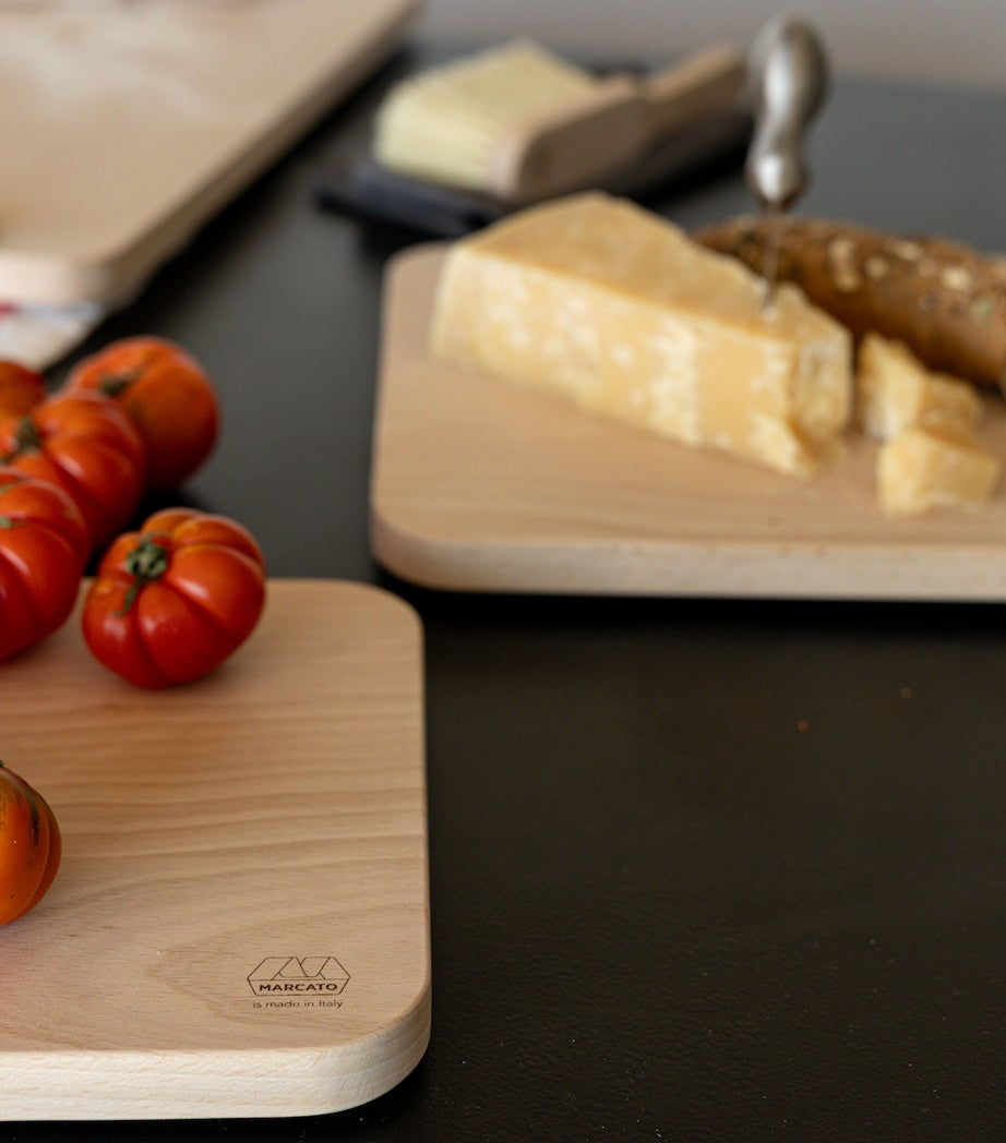 Medium Classic Cutting Board