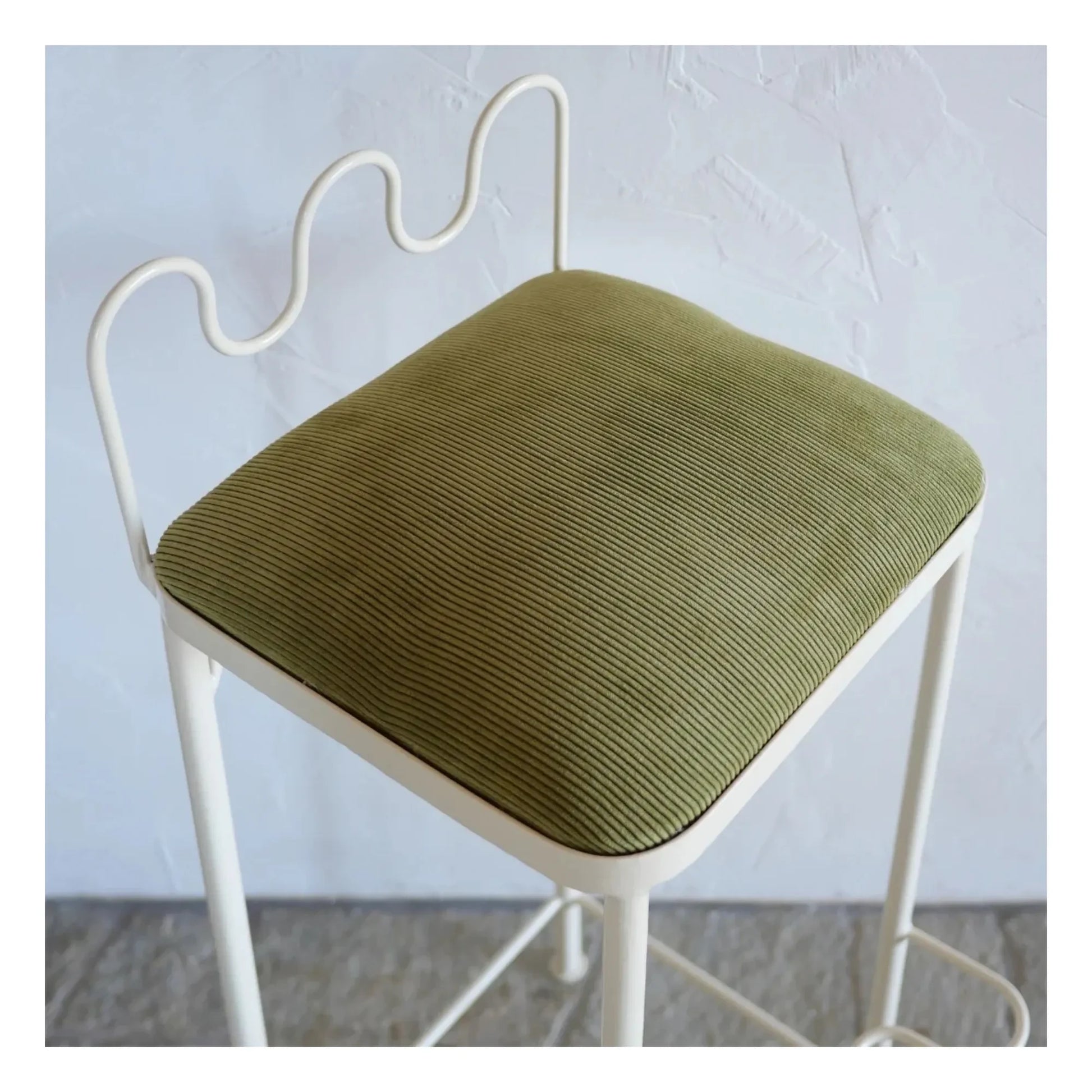 Honoré - Dolores bar stool in water-repellent fabric   | Khaki