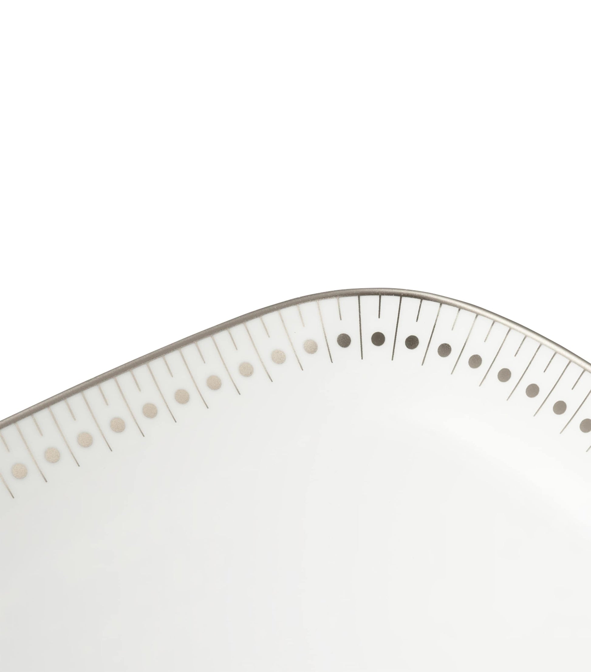 Malmaison Impériale Platinum Cake Dish (37cm)