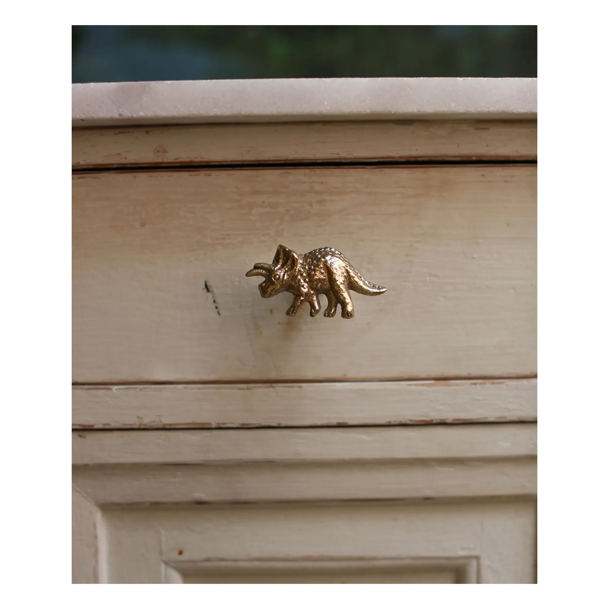 Doing Goods - Triceratop brass door handle | Gold