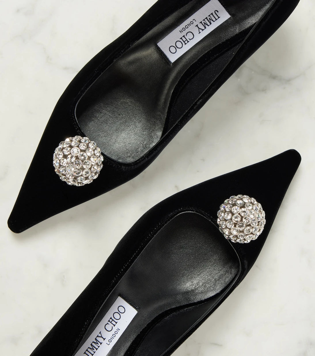 Jimmy Choo - حذاء أورب 50 المخملي بالكعب العالي والمزين