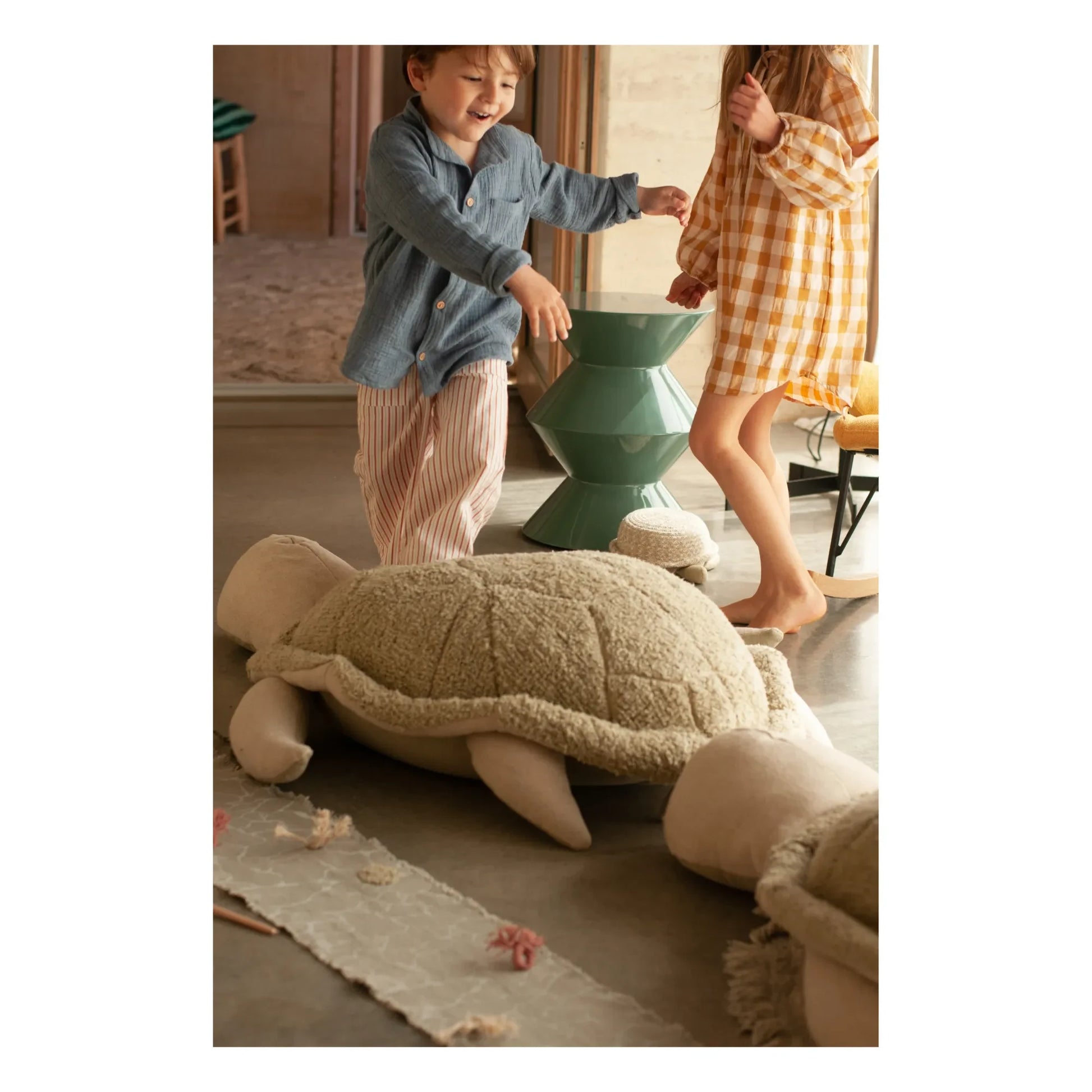 Lorena Canals - Mrs Turtle pouffe | Olive