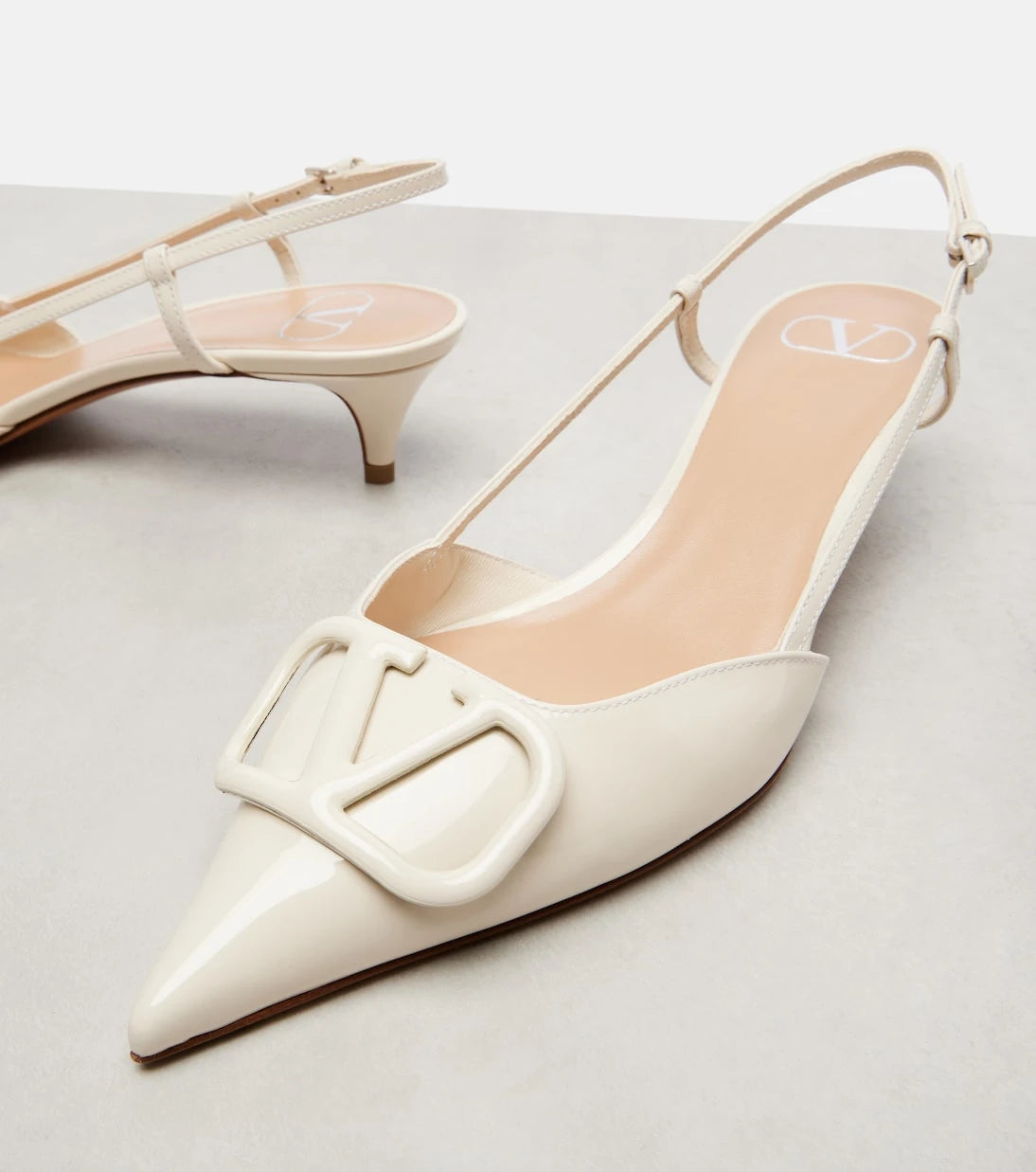 Valentino Garavani - VLogo 40 patent leather slingback pumps