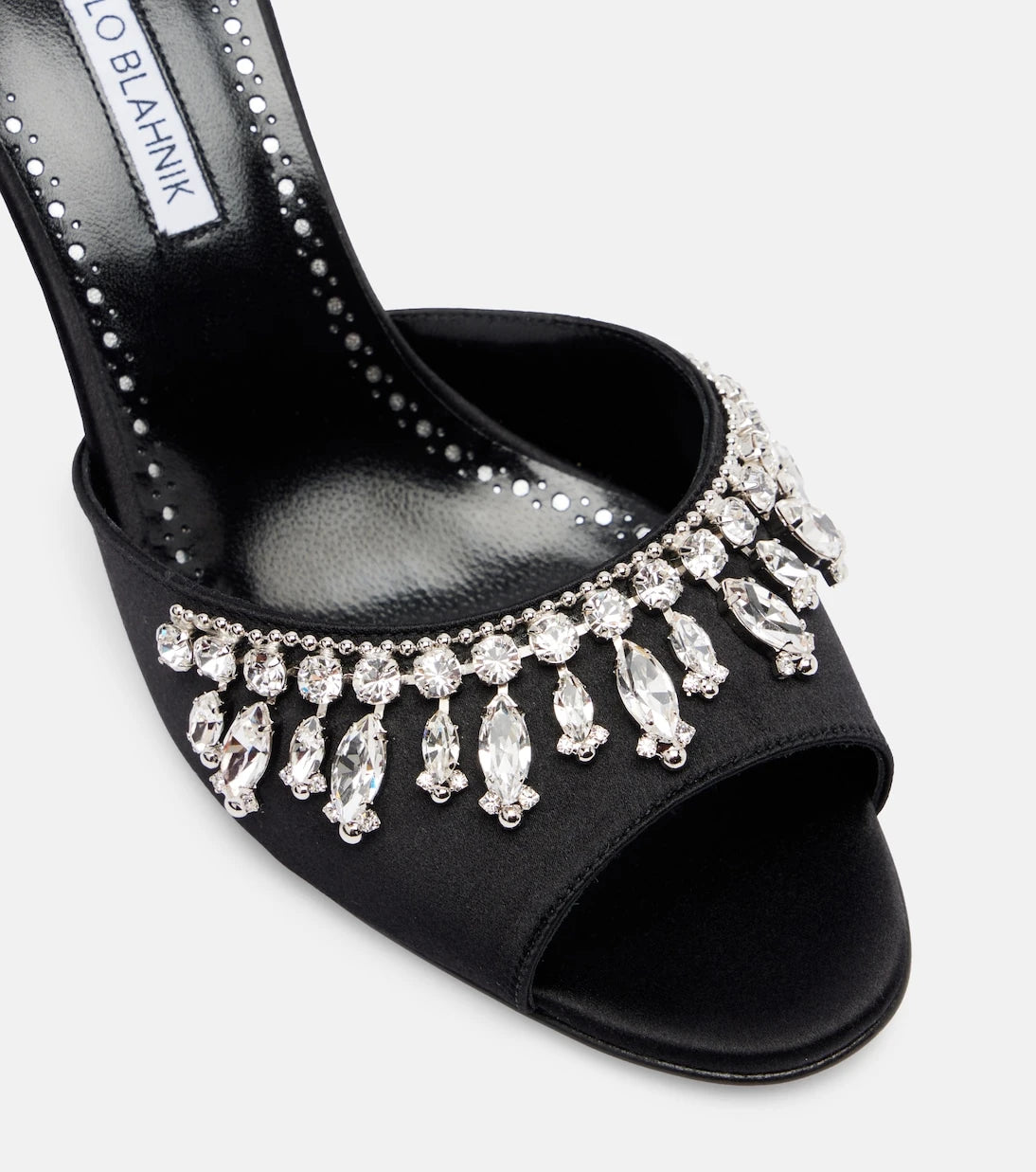Manolo Blahnik - حذاء مول توليما 70 من الساتان مزين بالخرز
