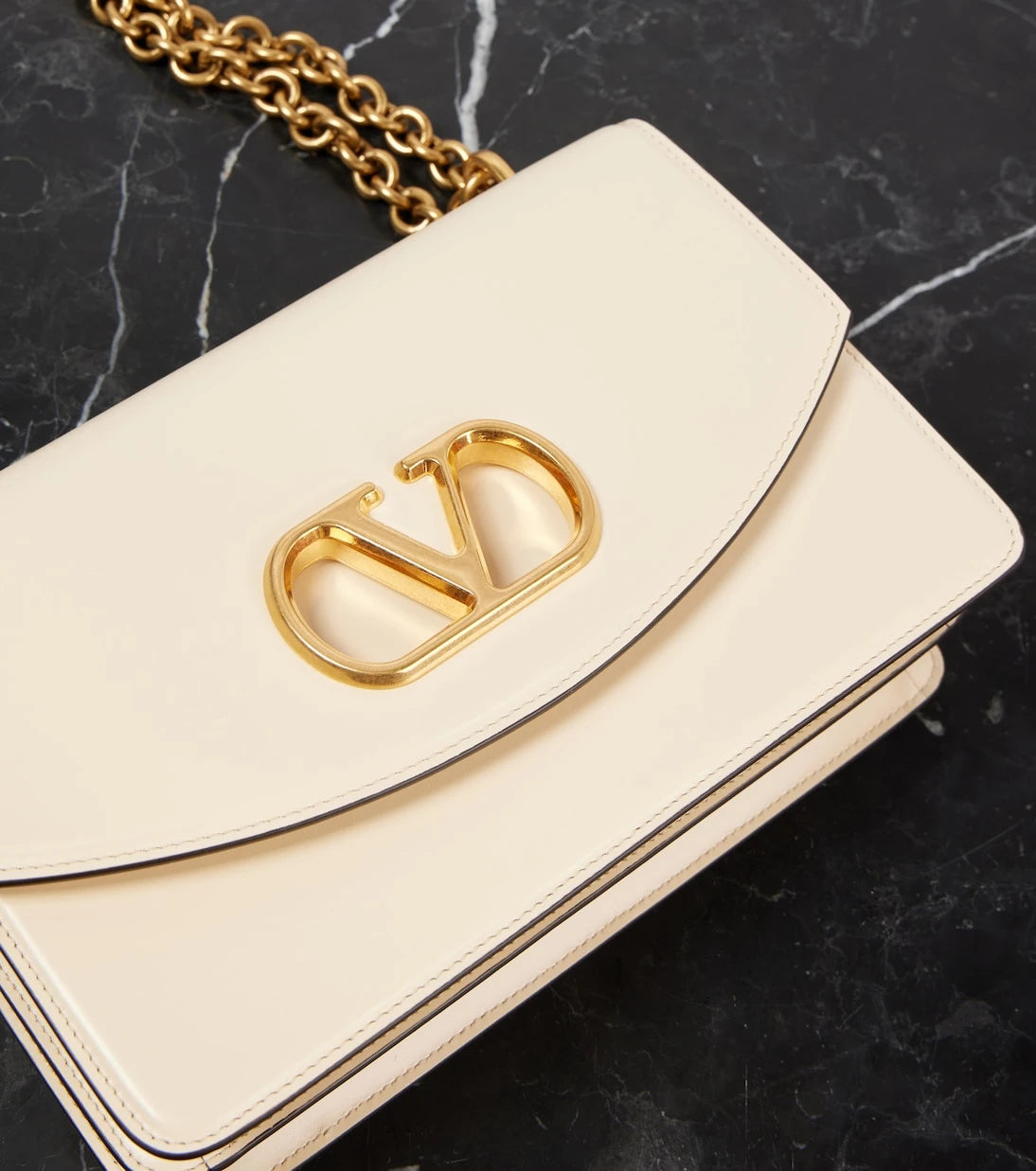 Valentino Garavani - Vain Medium leather shoulder bag