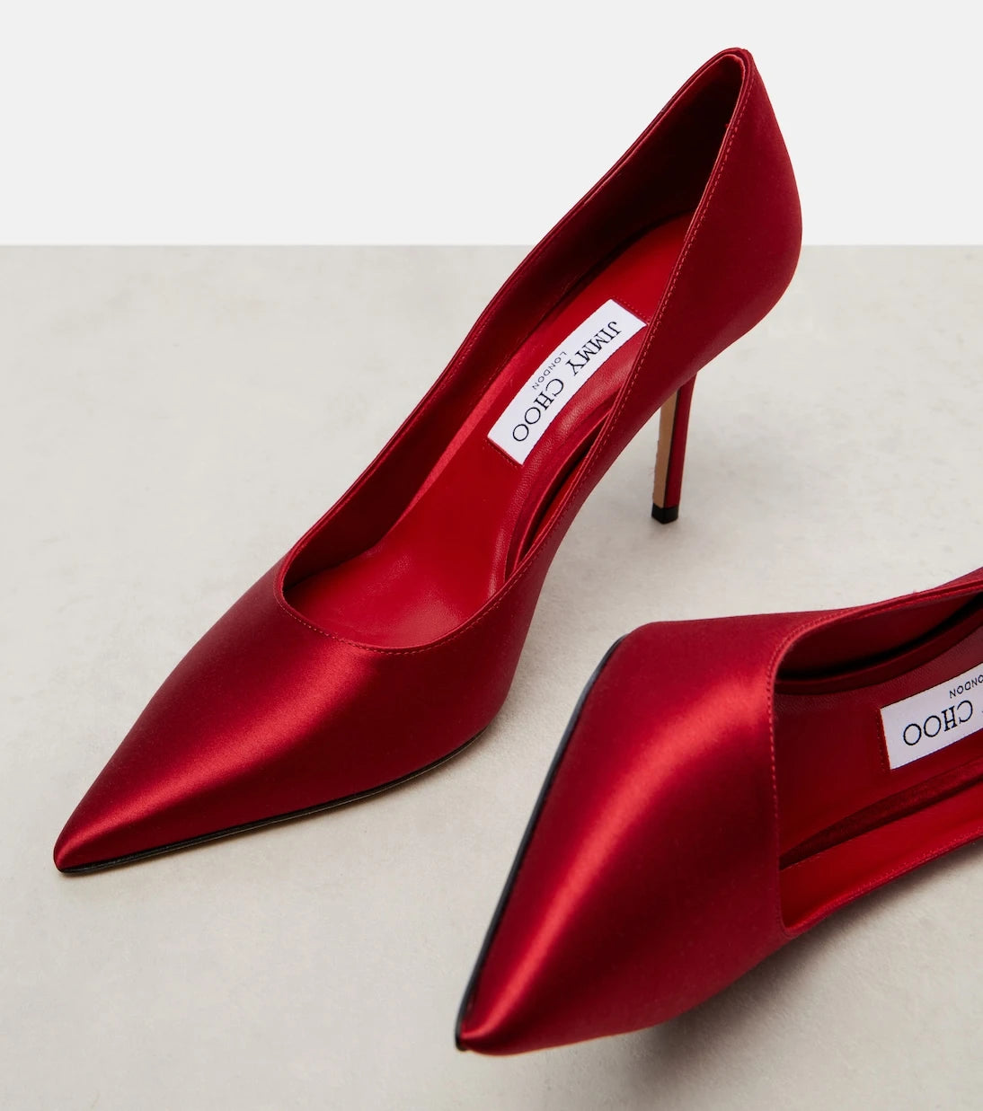 Jimmy Choo - حذاء Love 85 من الساتان بكعب عالٍ