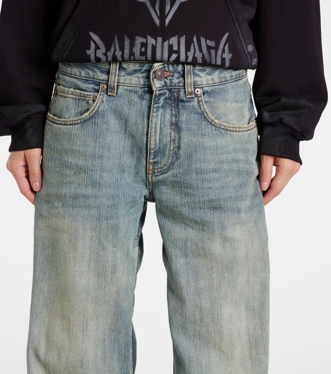 Balenciaga - جينز واسع الساق بخصر متوسط الارتفاع