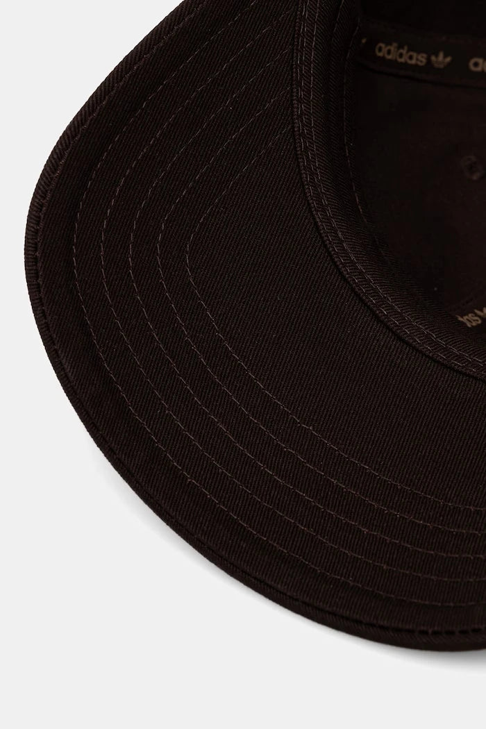 adidas Originals pamuklu vizörlü şapka Adicolor