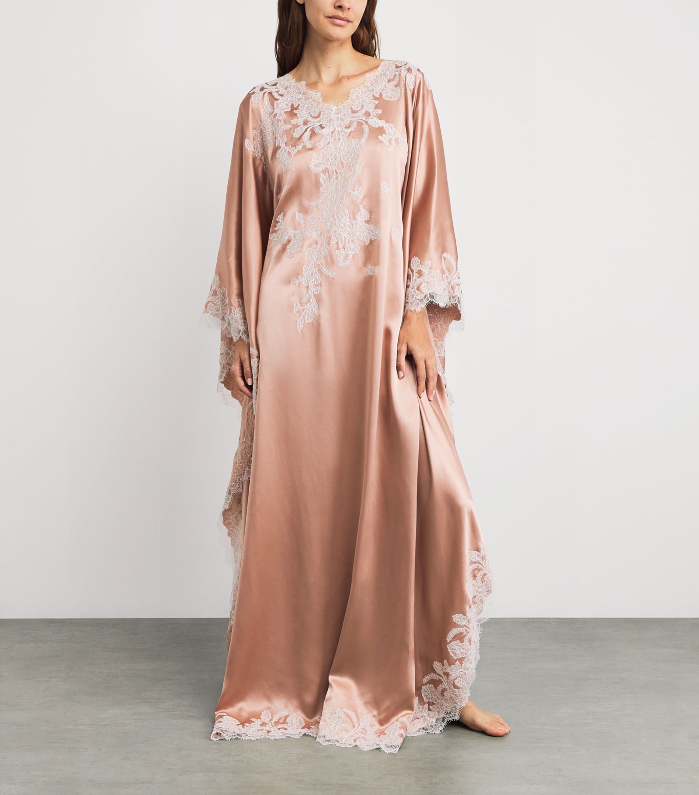 TORLOWEI Pink Silk Lace Tokoni Kaftan