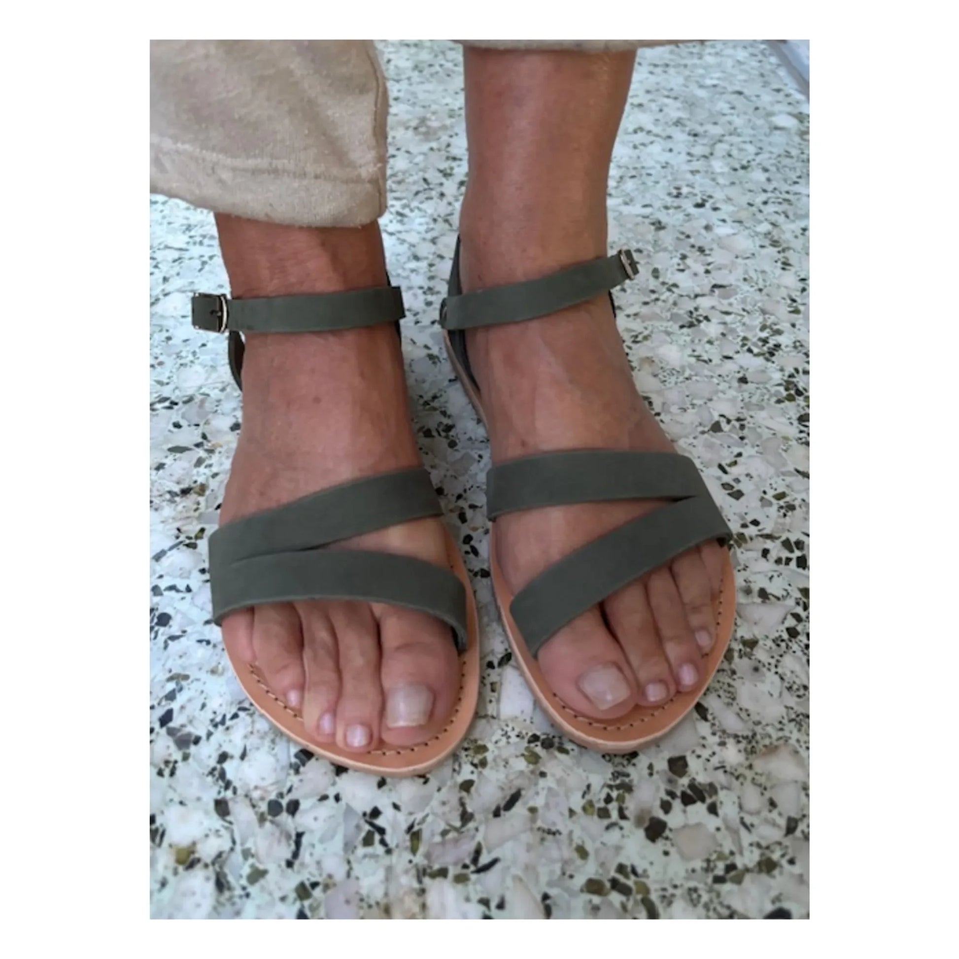 Théluto - Iris Nubuck sandals | Khaki