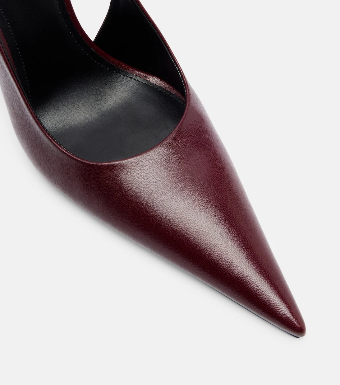 فيكتوريا بيكهام - حذاء فيكتوريا فلات بخاصية Slingback من الجلد