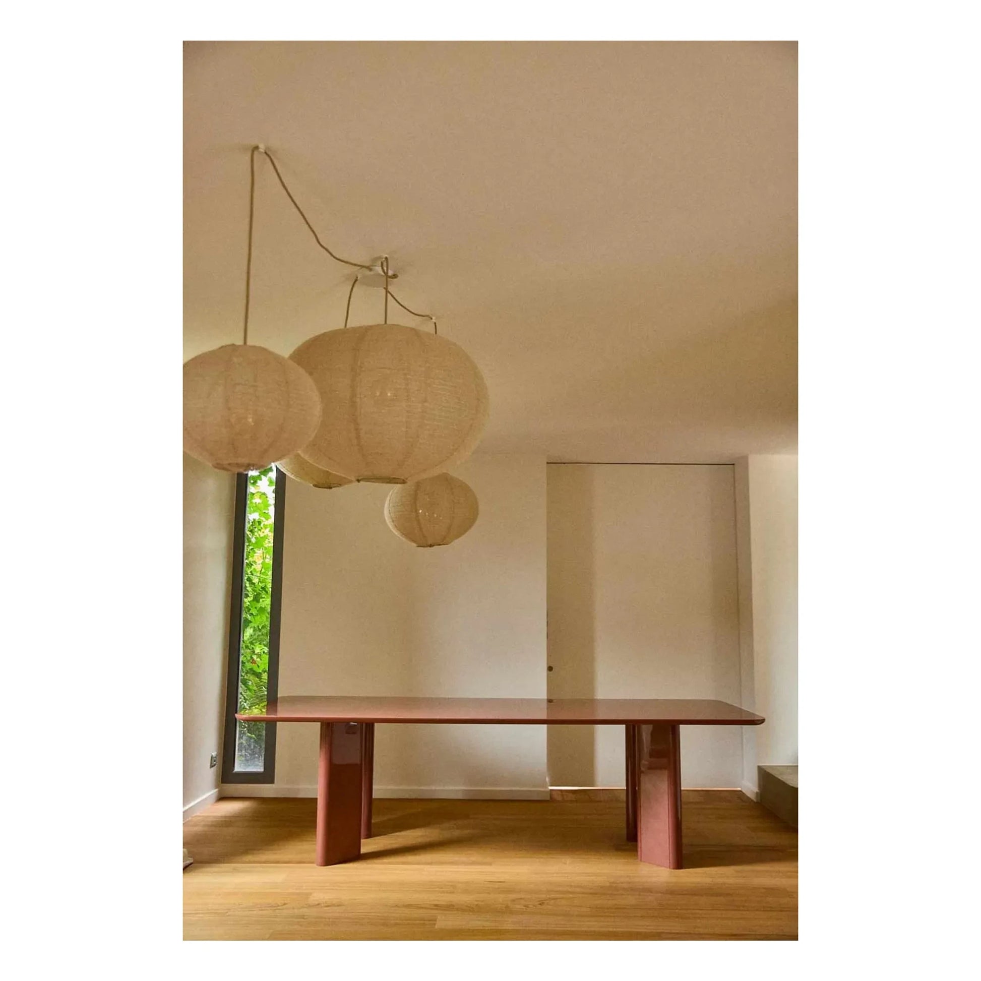 Gabrielle Paris - Victoire lacquered rectangular dining table | Cranberry