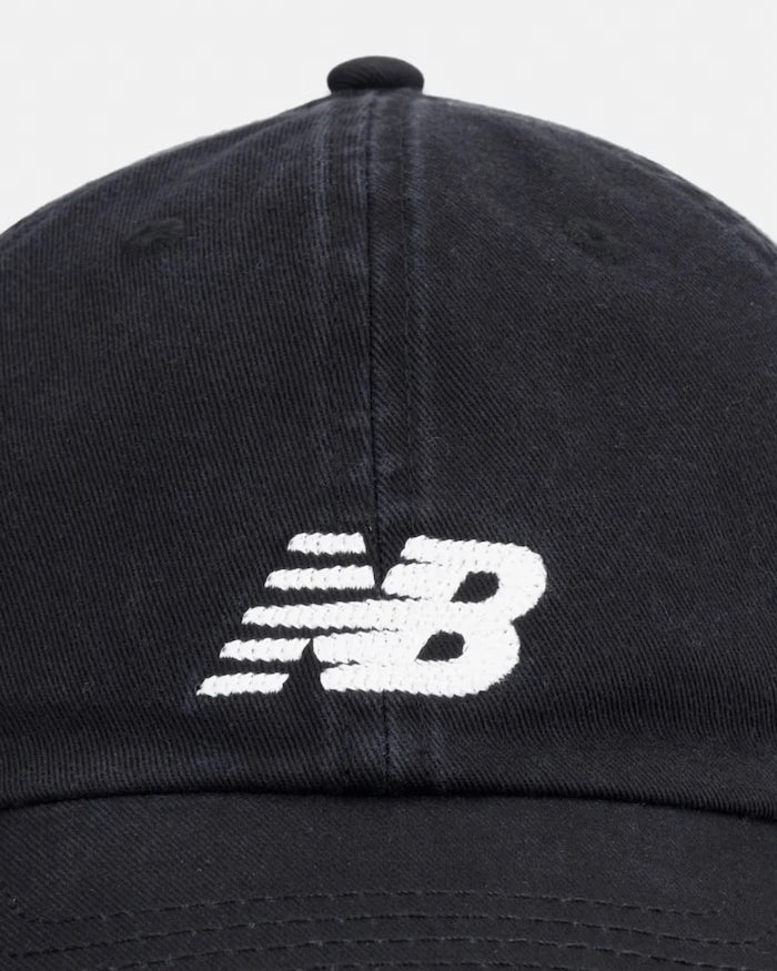 New Balance pamuklu siperli şapka