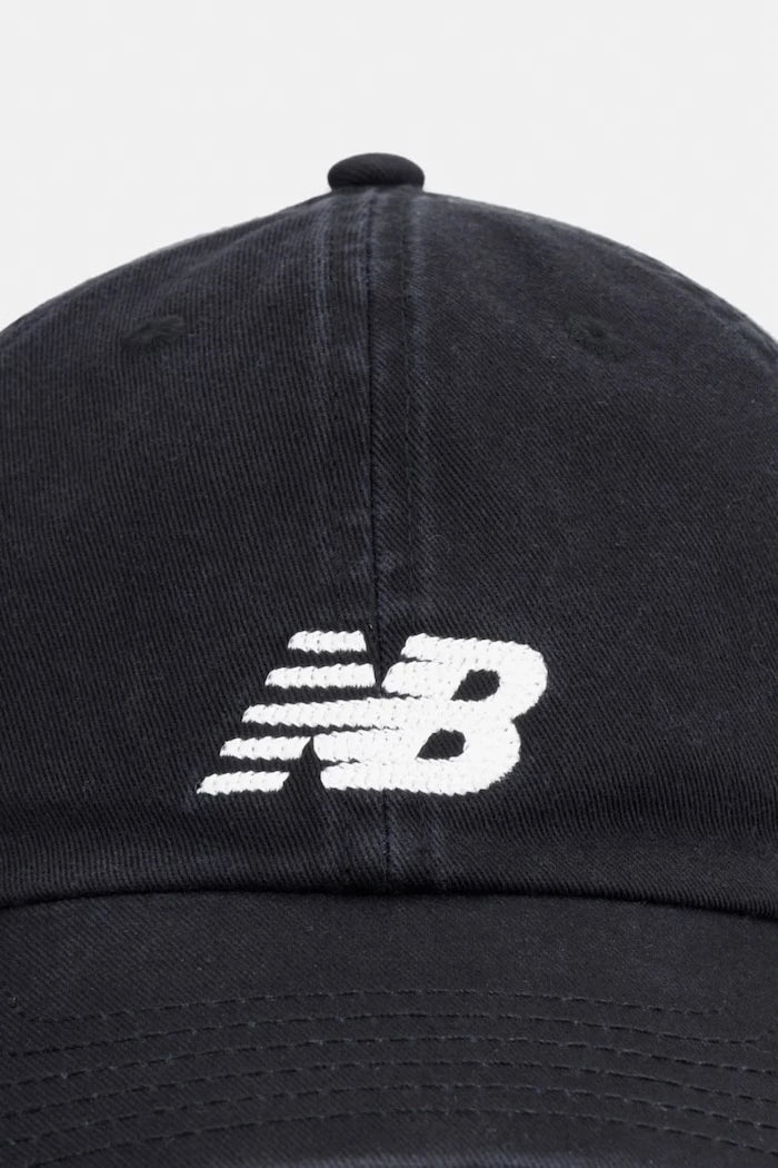 New Balance pamuklu siperli şapka