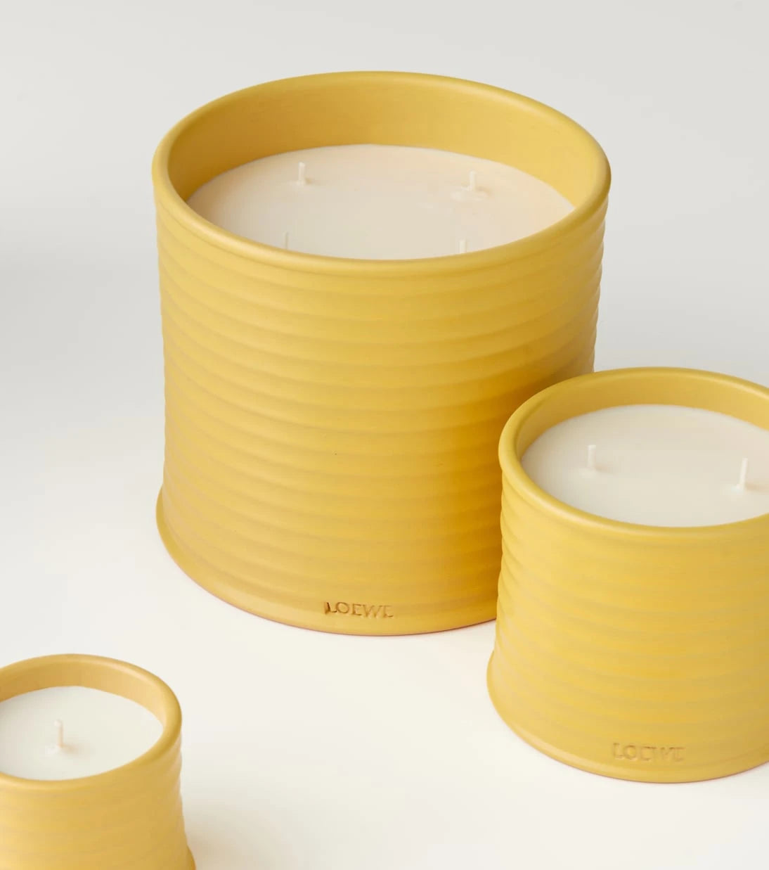 Loewe Home Scents - Honeysuckle Large scented candle