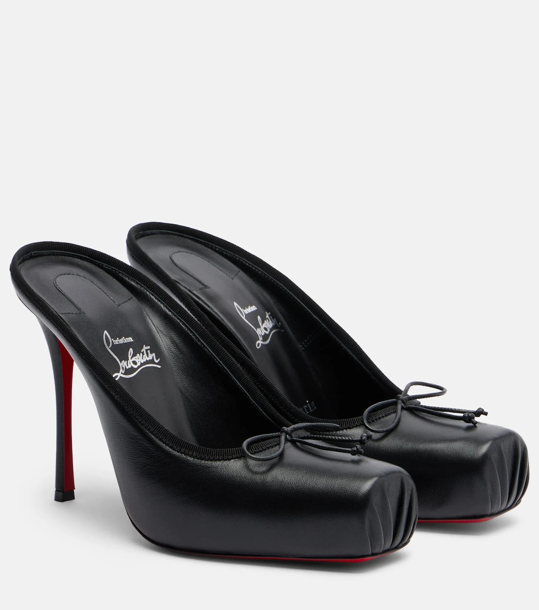 Christian Louboutin - حذاء كاسيا من الجلد بدون كعب