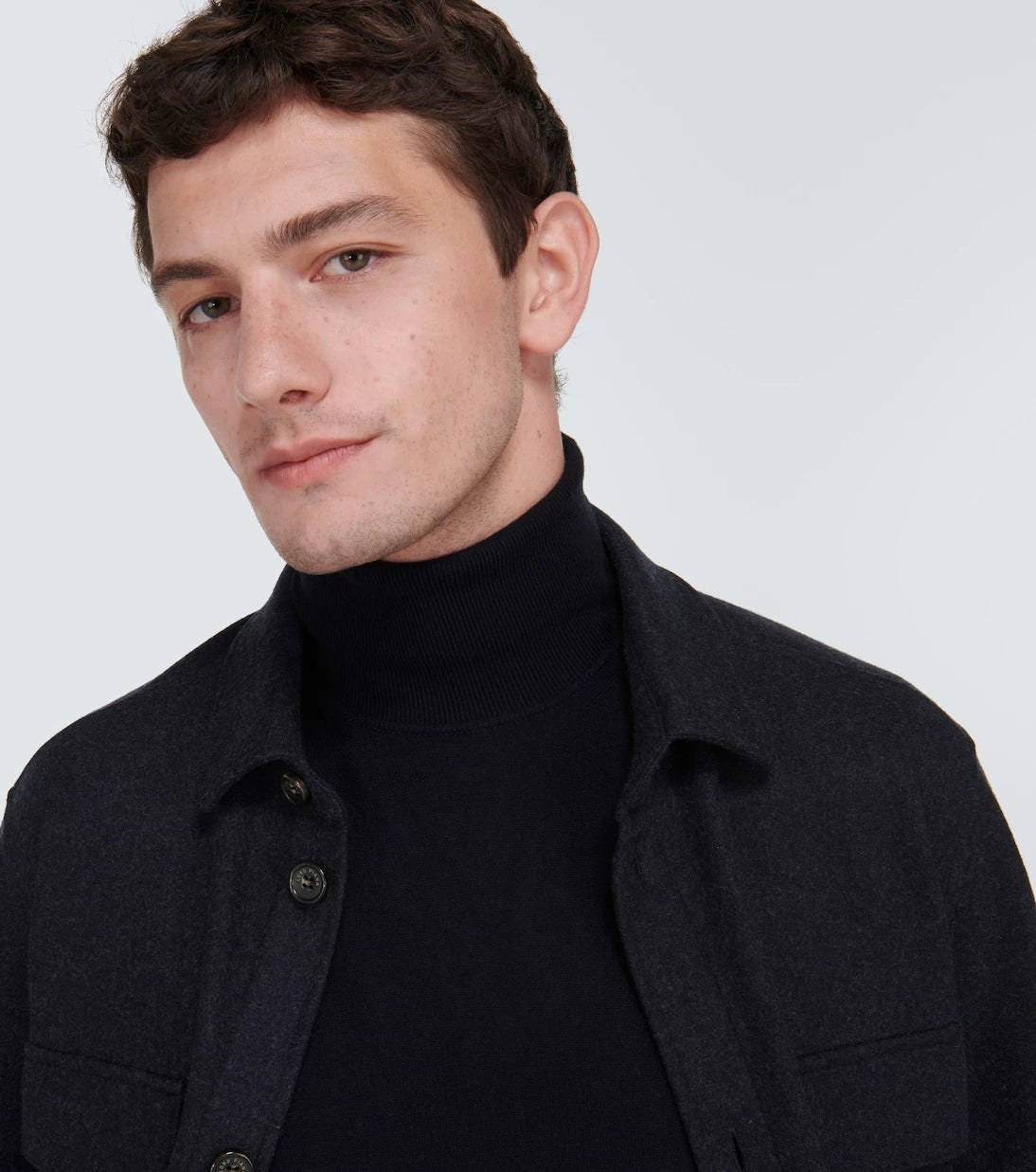 Loro Piana - سترة عنق السلحفاة من الكشمير