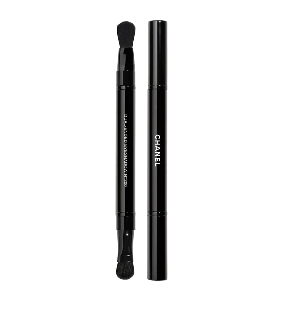 CHANEL Retractable Dual-Tip Eyeshadow Brush