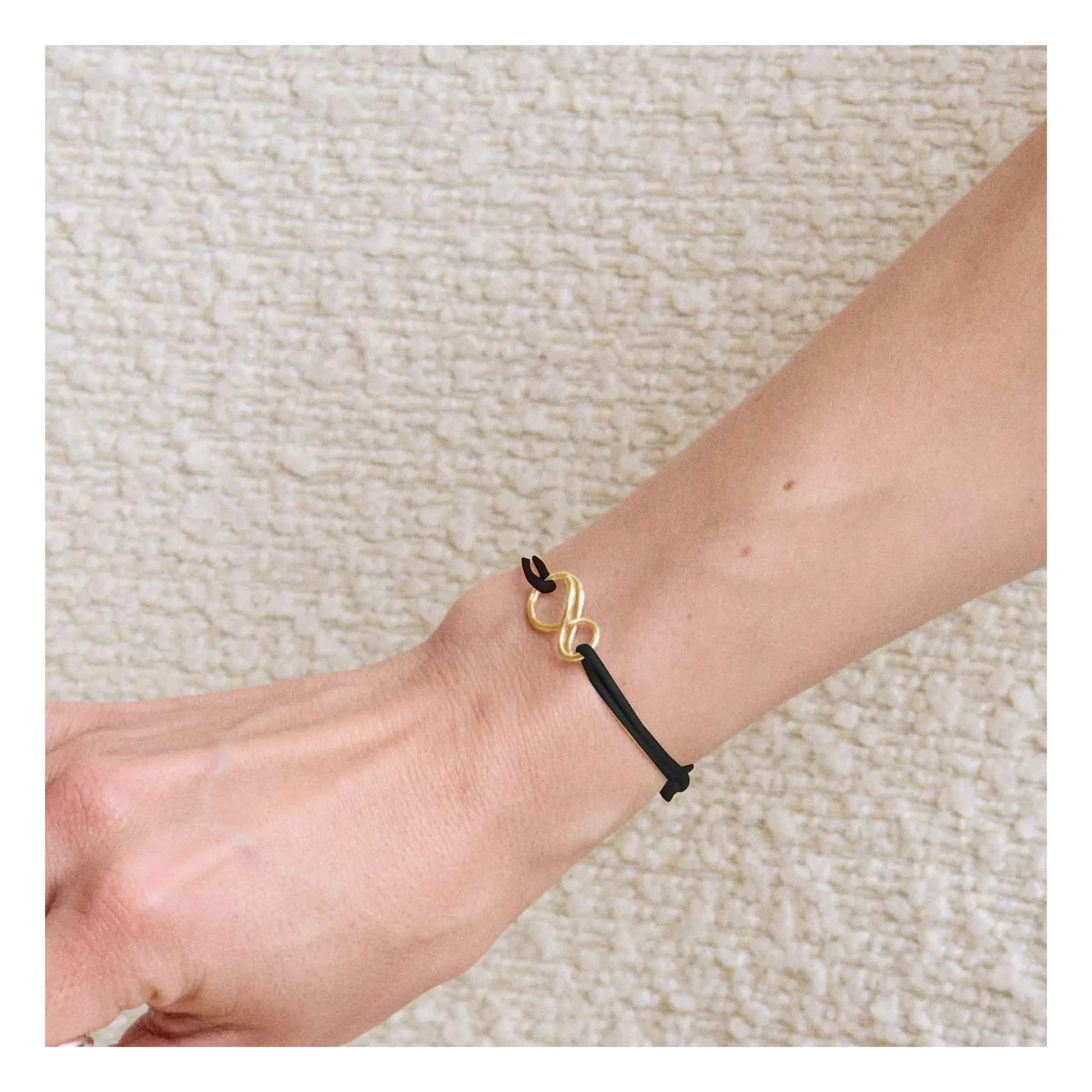 LAH - Mini-Infinity Cord Bracelet | Black