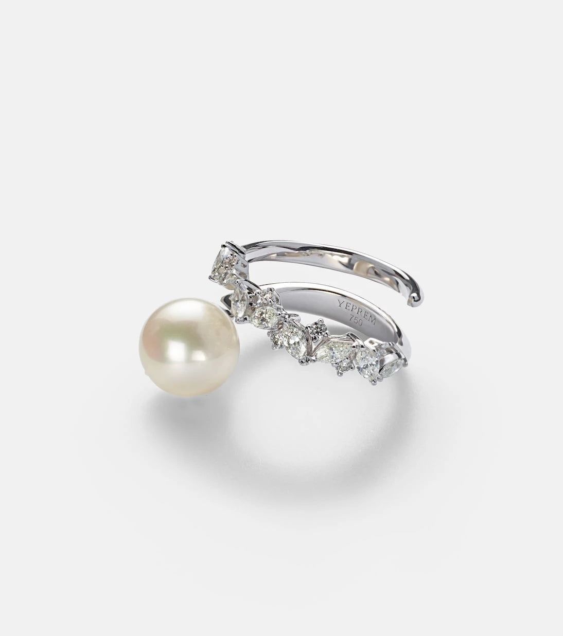 Yeprem - Pearlescent 18kt white gold ring with diamonds and pearl