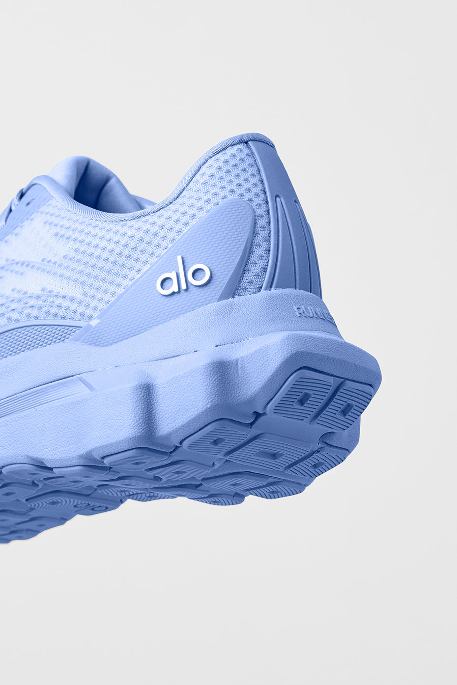 ALO Runner - Crystal Clear Blue