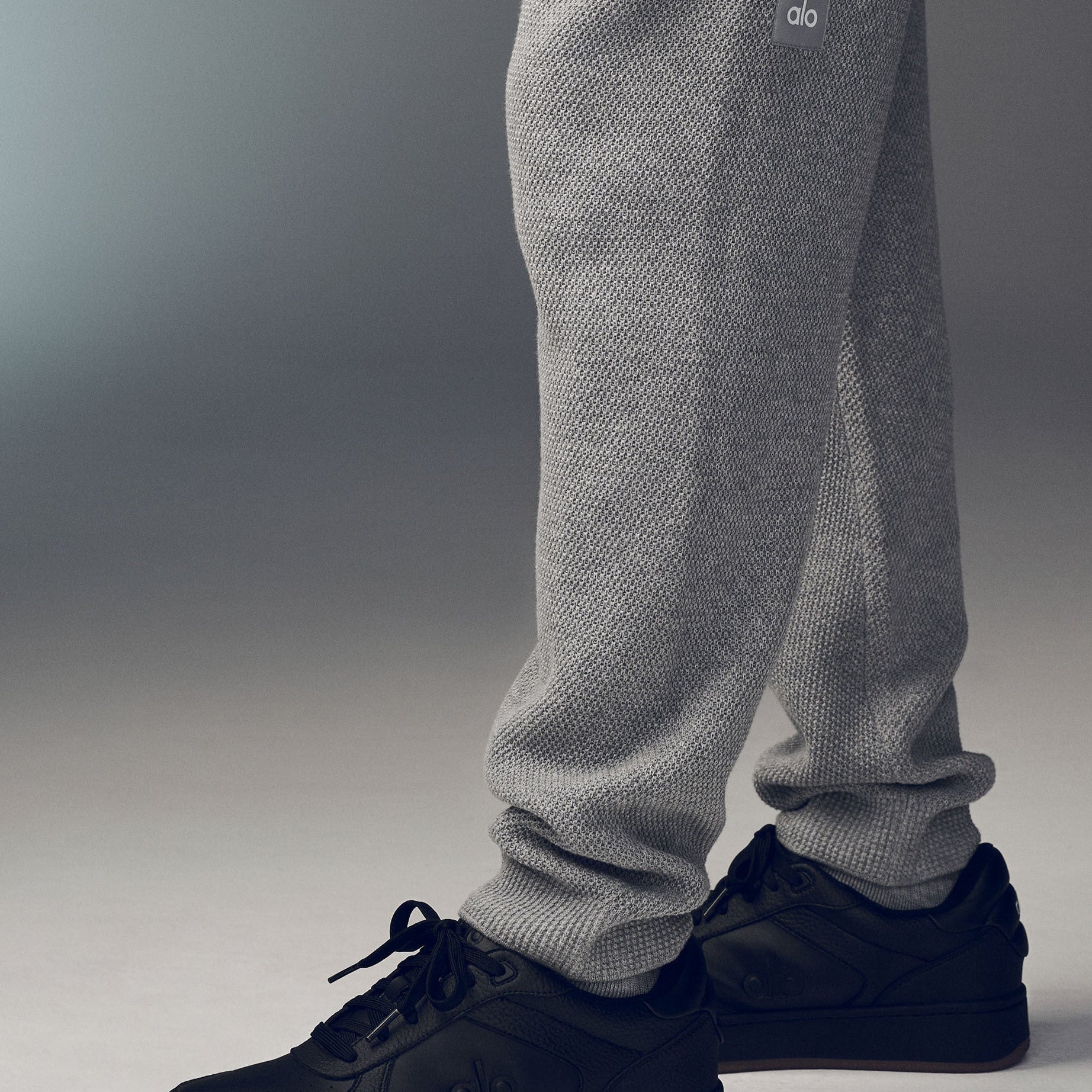 ALO Recovery Mode Sneaker - Black/Gum