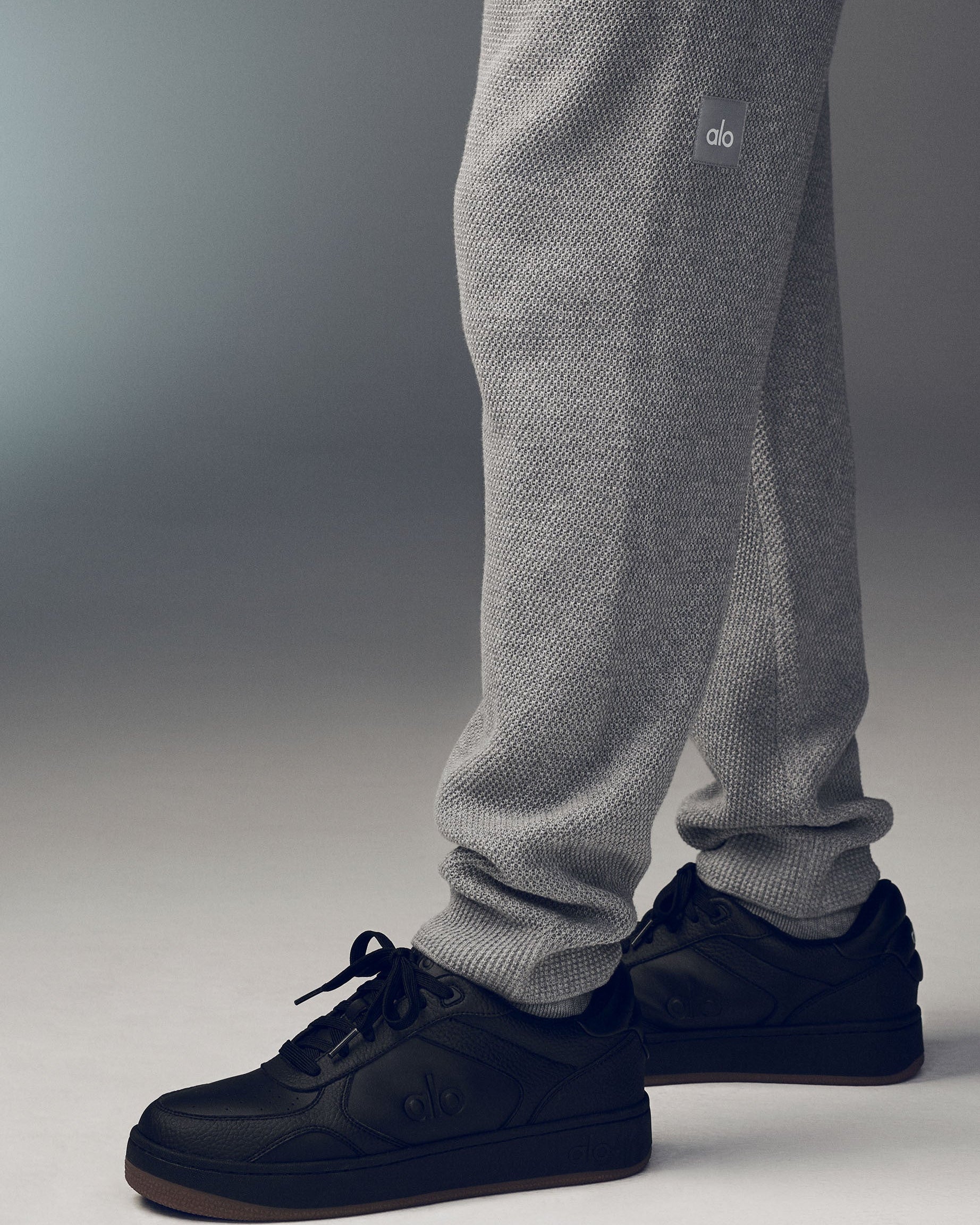 ALO Recovery Mode Sneaker - Black/Gum