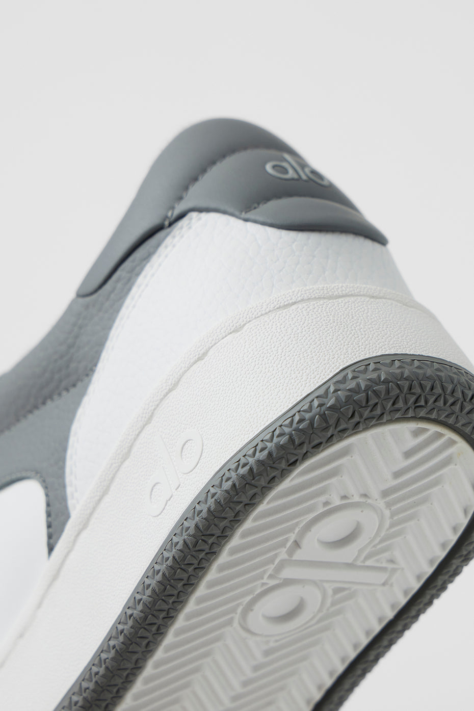 ALO Recovery Mode Sneaker - Grey/White