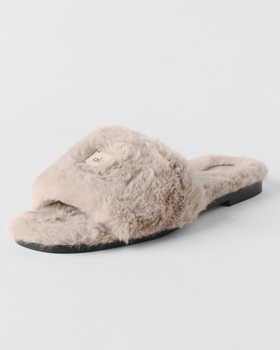 ALO Classico Faux Fur Sandal - Oat