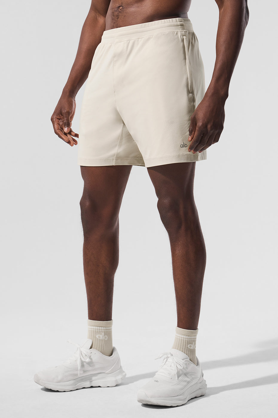 7" Conquer React Performance Short - Bone